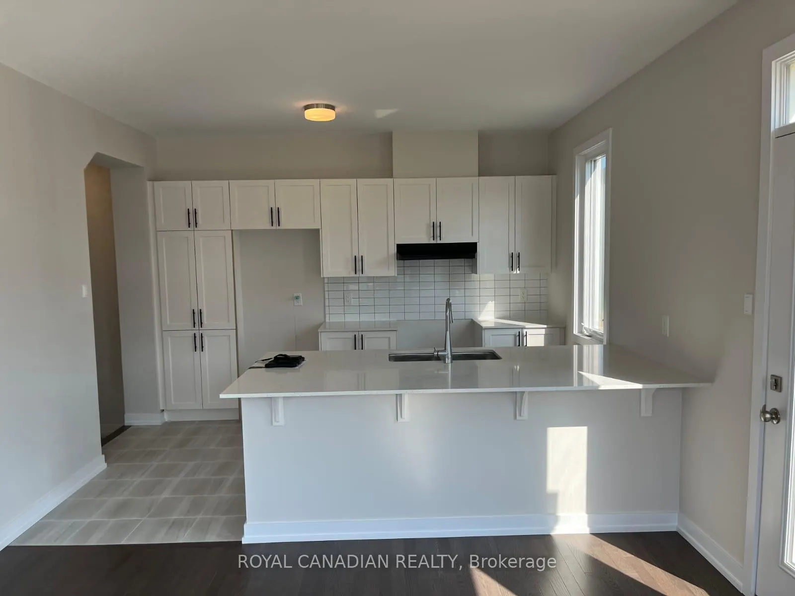 Photo 5 of 570 Oldenburg Drive, Ottawa, Richmond — HOMEH