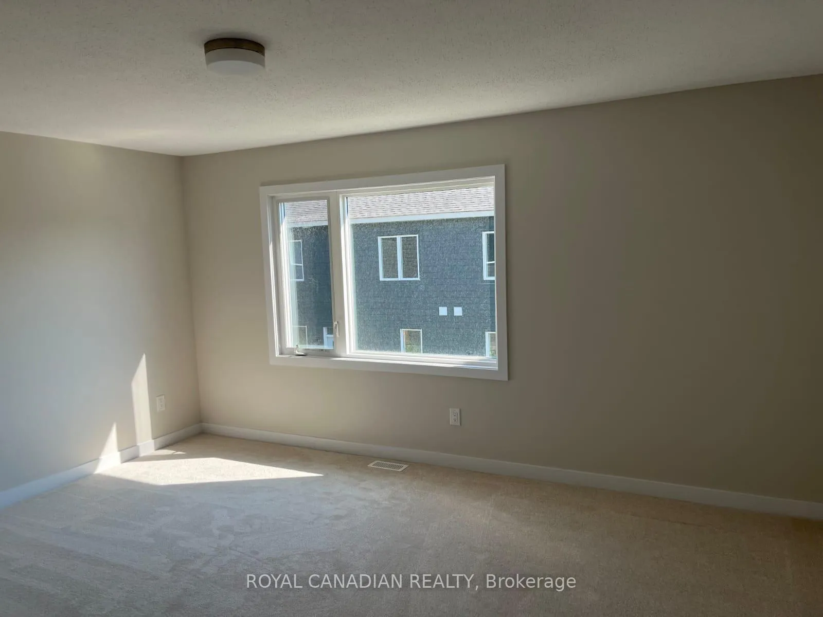 Photo 8 of 570 Oldenburg Drive, Ottawa, Richmond — HOMEH