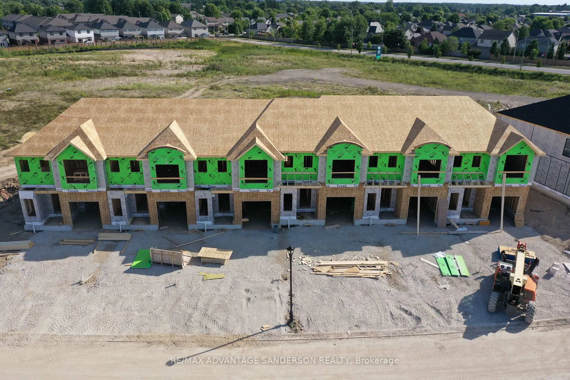 Photo 10 of 171 Bowman Drive, Middlesex Centre, Ilderton — HOMEH