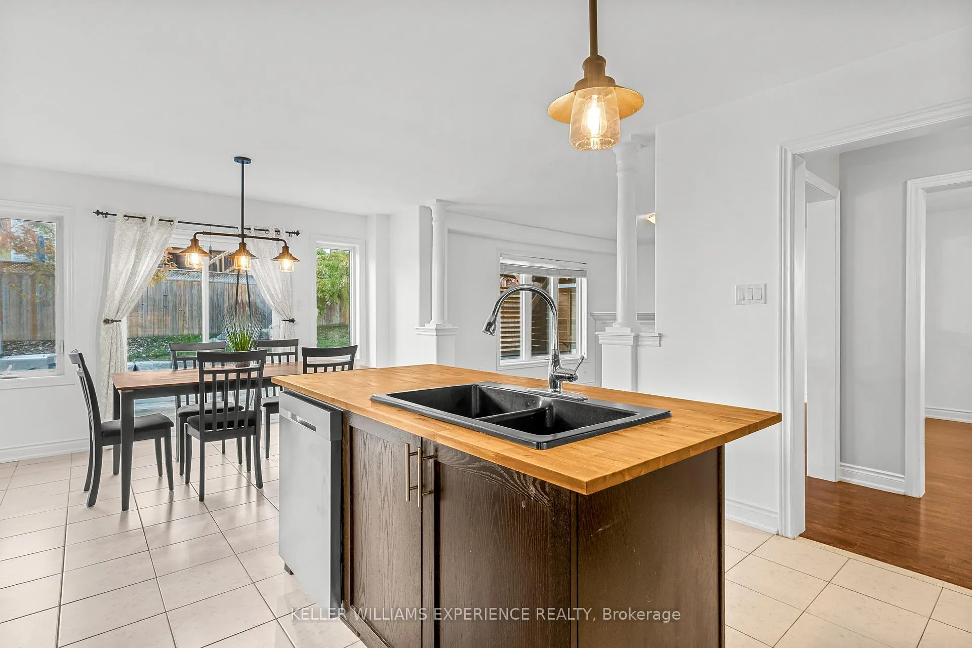 Photo 4 of 3086 Emperor Drive, Orillia — HOMEH