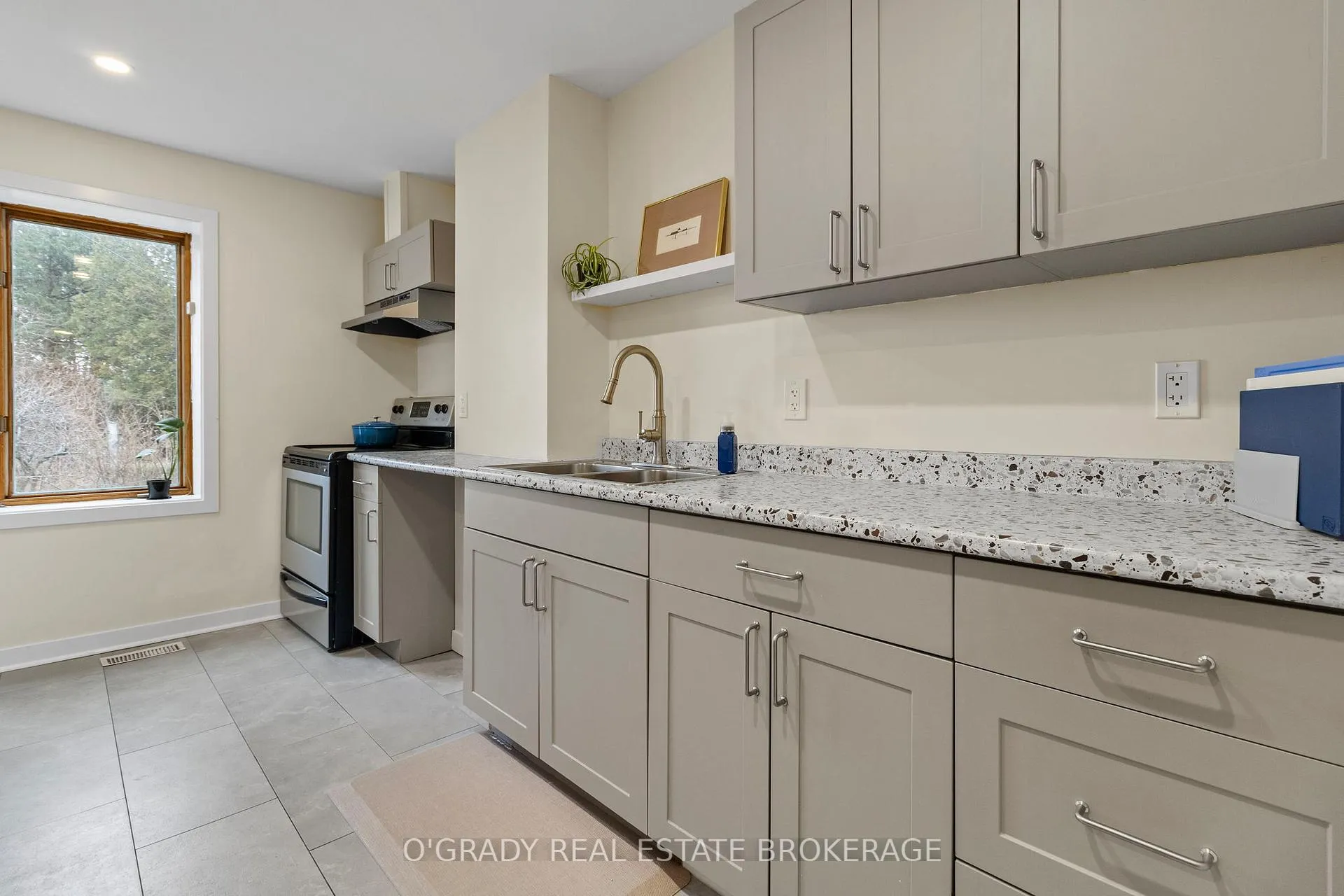 Photo 23 of 26 Brouse Drive E, South Dundas, Iroquois — HOMEH