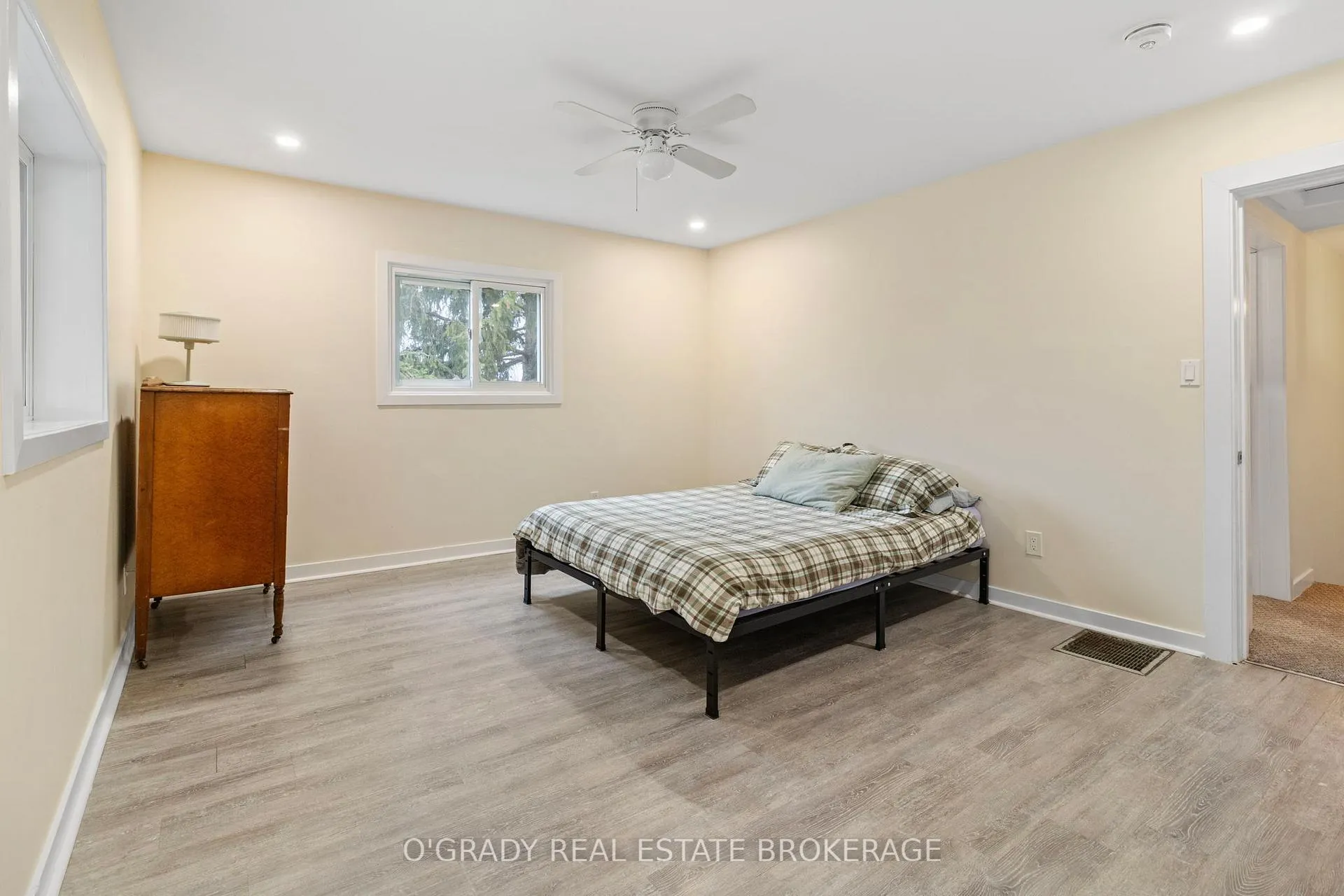 Photo 31 of 26 Brouse Drive E, South Dundas, Iroquois — HOMEH