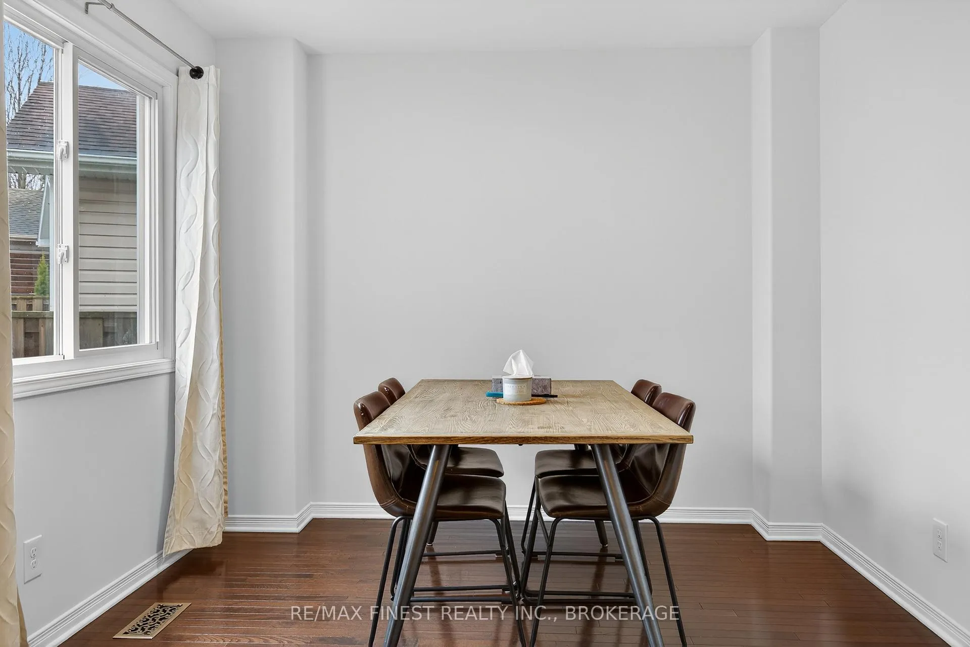 Photo 15 of 608 Walters Street, Kingston, Kingston East (Incl Barret Crt) — HOMEH