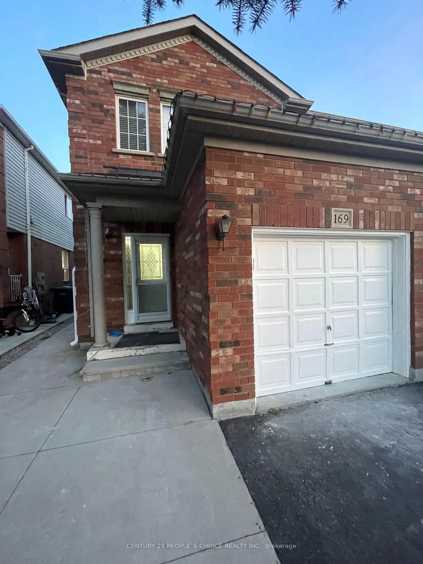 Photo 4 of Unit Upper, 169 Willow Park Drive, Brampton, Sandringham-Wellington — HOMEH