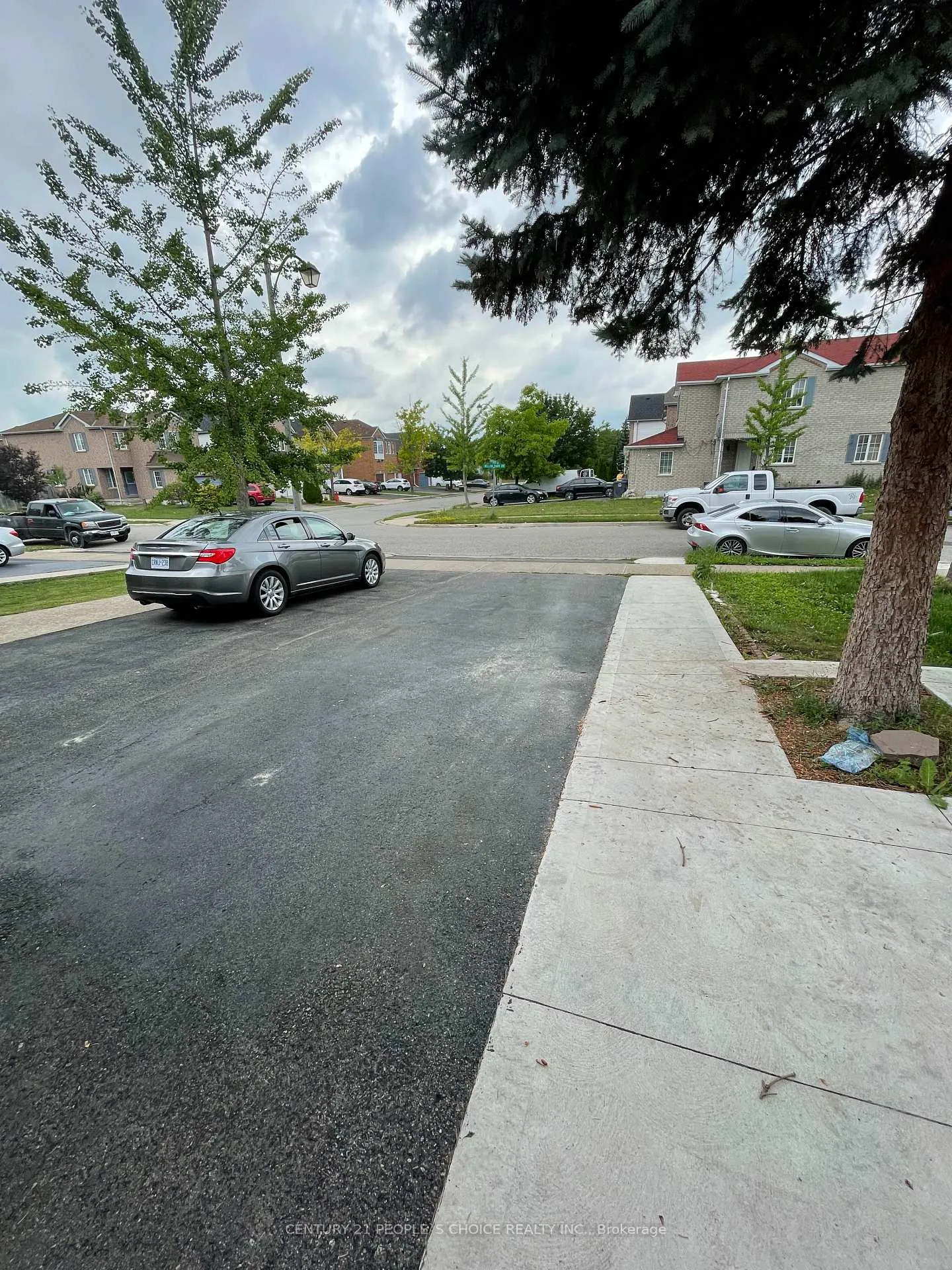 Photo 5 of Unit Upper, 169 Willow Park Drive, Brampton, Sandringham-Wellington — HOMEH