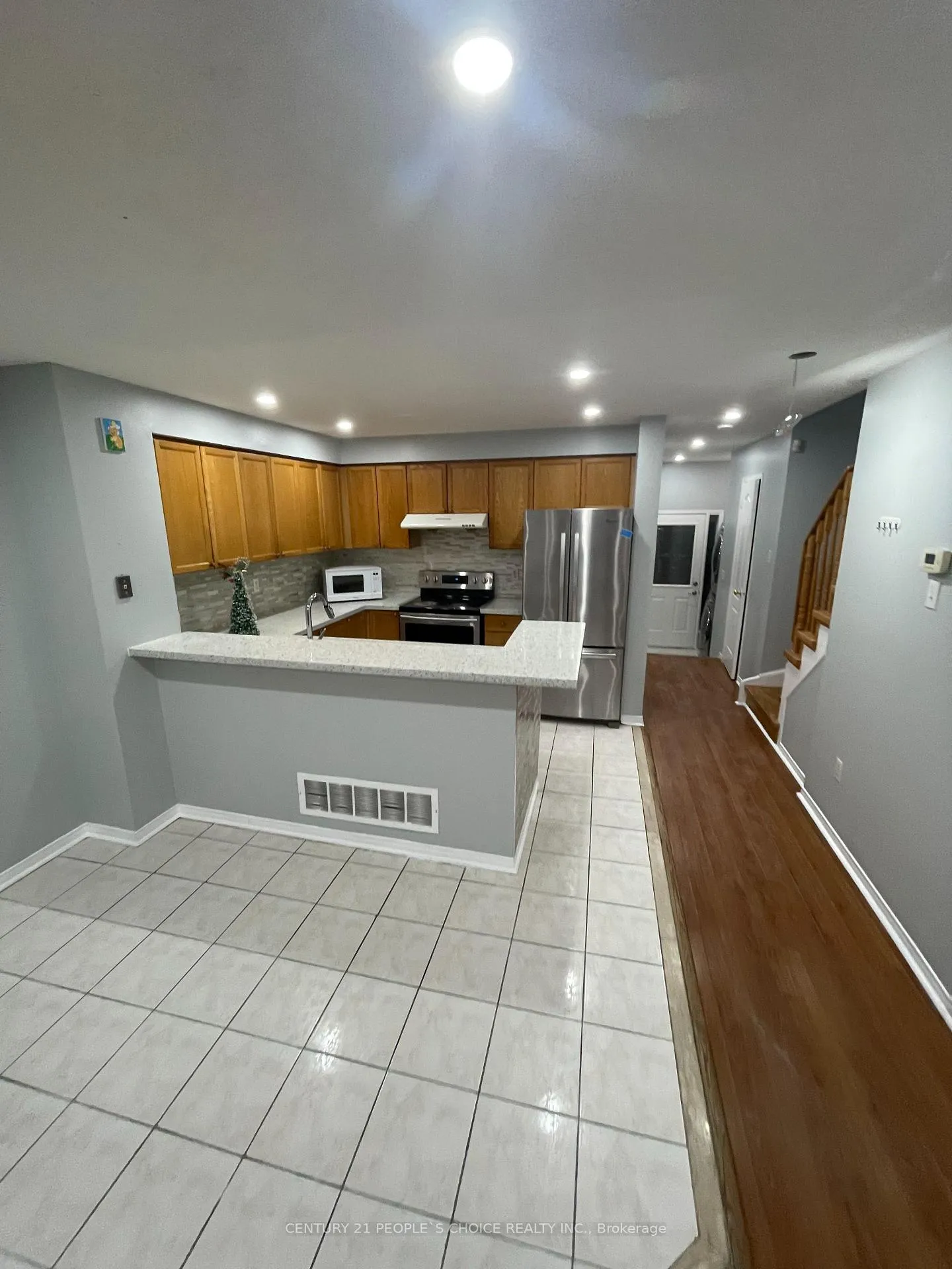 Photo 7 of Unit Upper, 169 Willow Park Drive, Brampton, Sandringham-Wellington — HOMEH