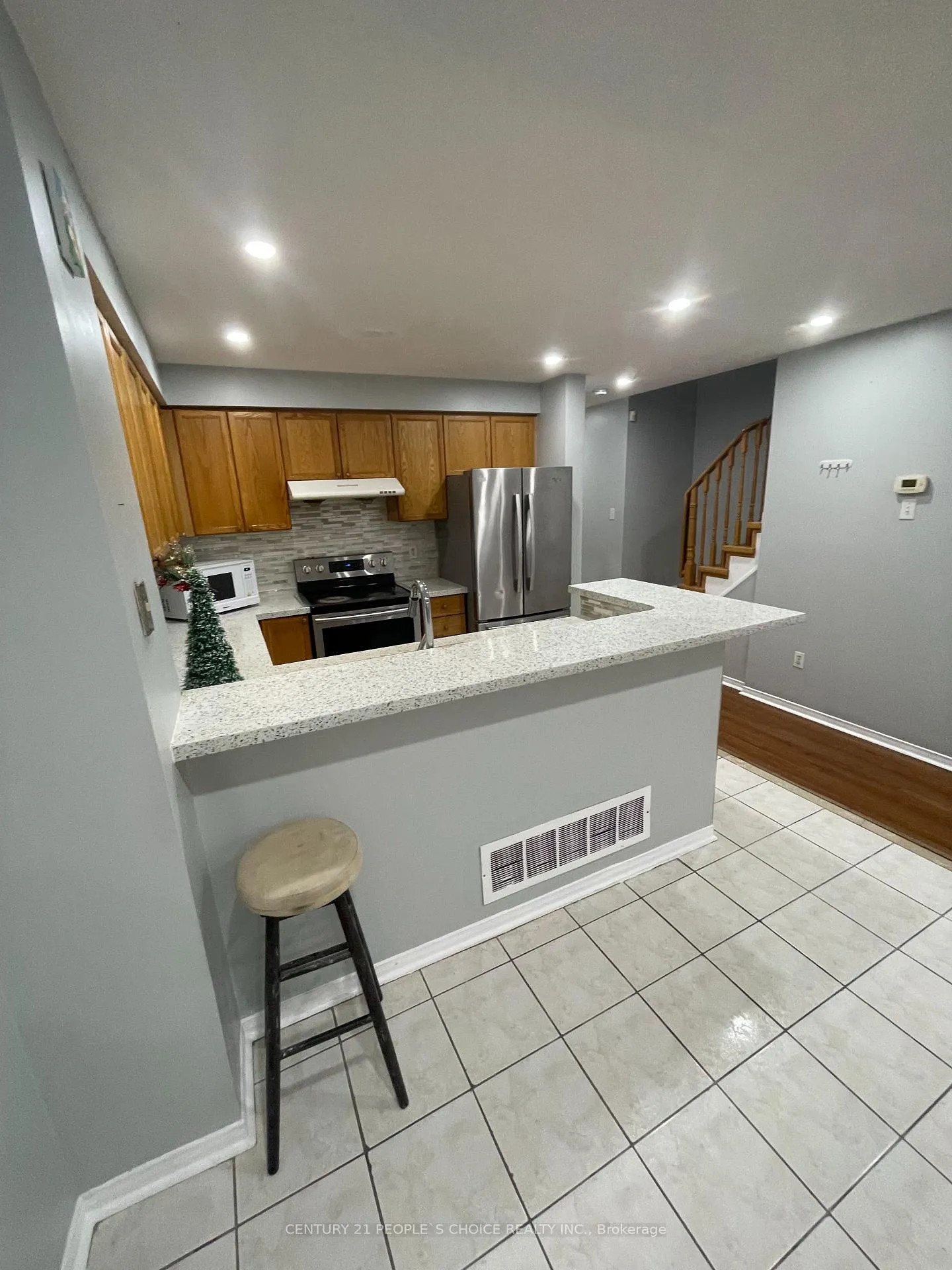 Photo 10 of Unit Upper, 169 Willow Park Drive, Brampton, Sandringham-Wellington — HOMEH