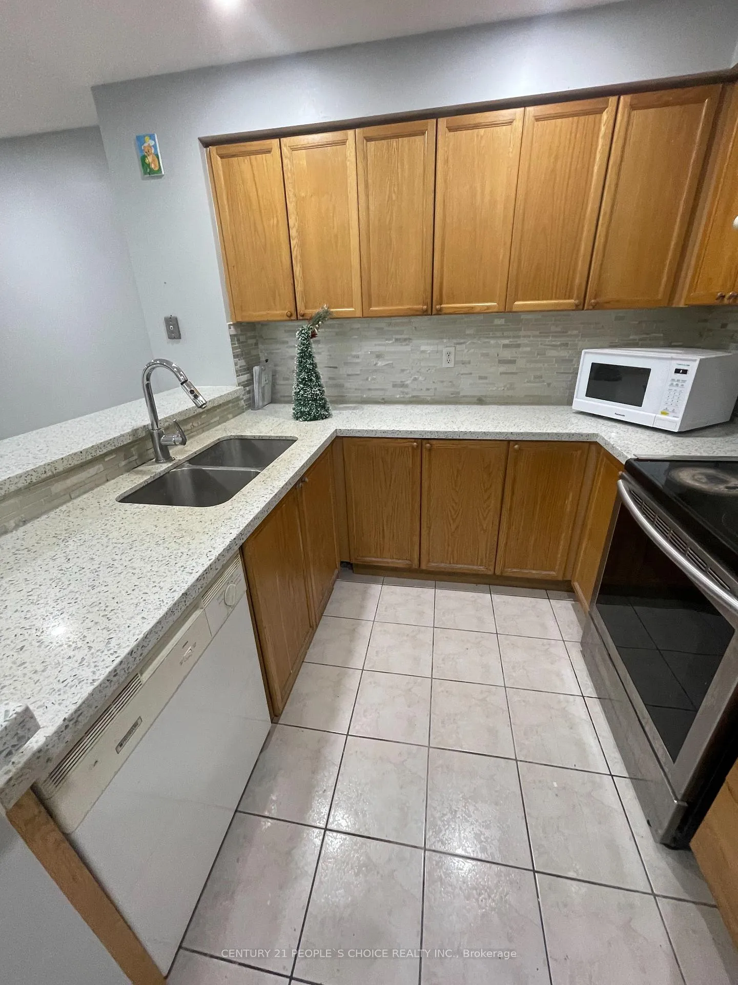 Photo 11 of Unit Upper, 169 Willow Park Drive, Brampton, Sandringham-Wellington — HOMEH