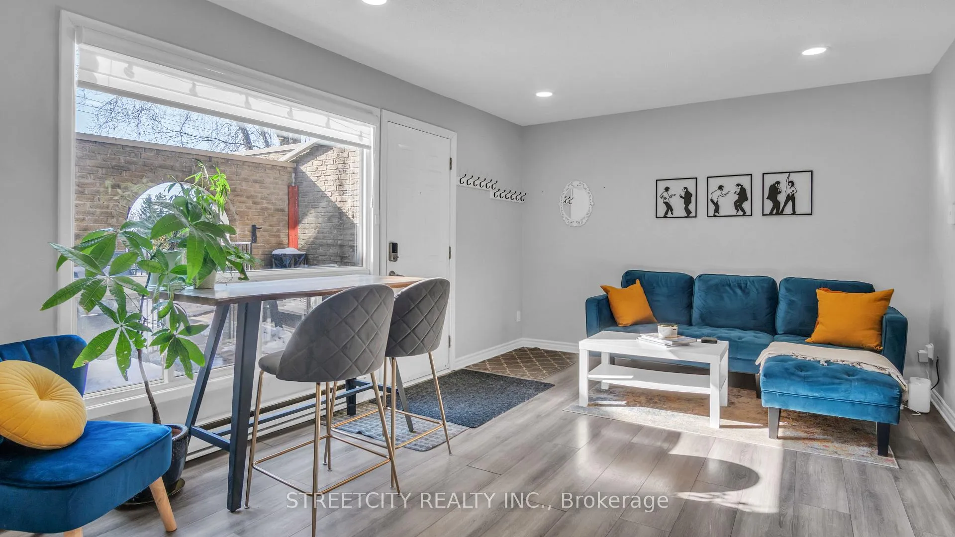 Front of Unit 8, 490 Southdale Road E