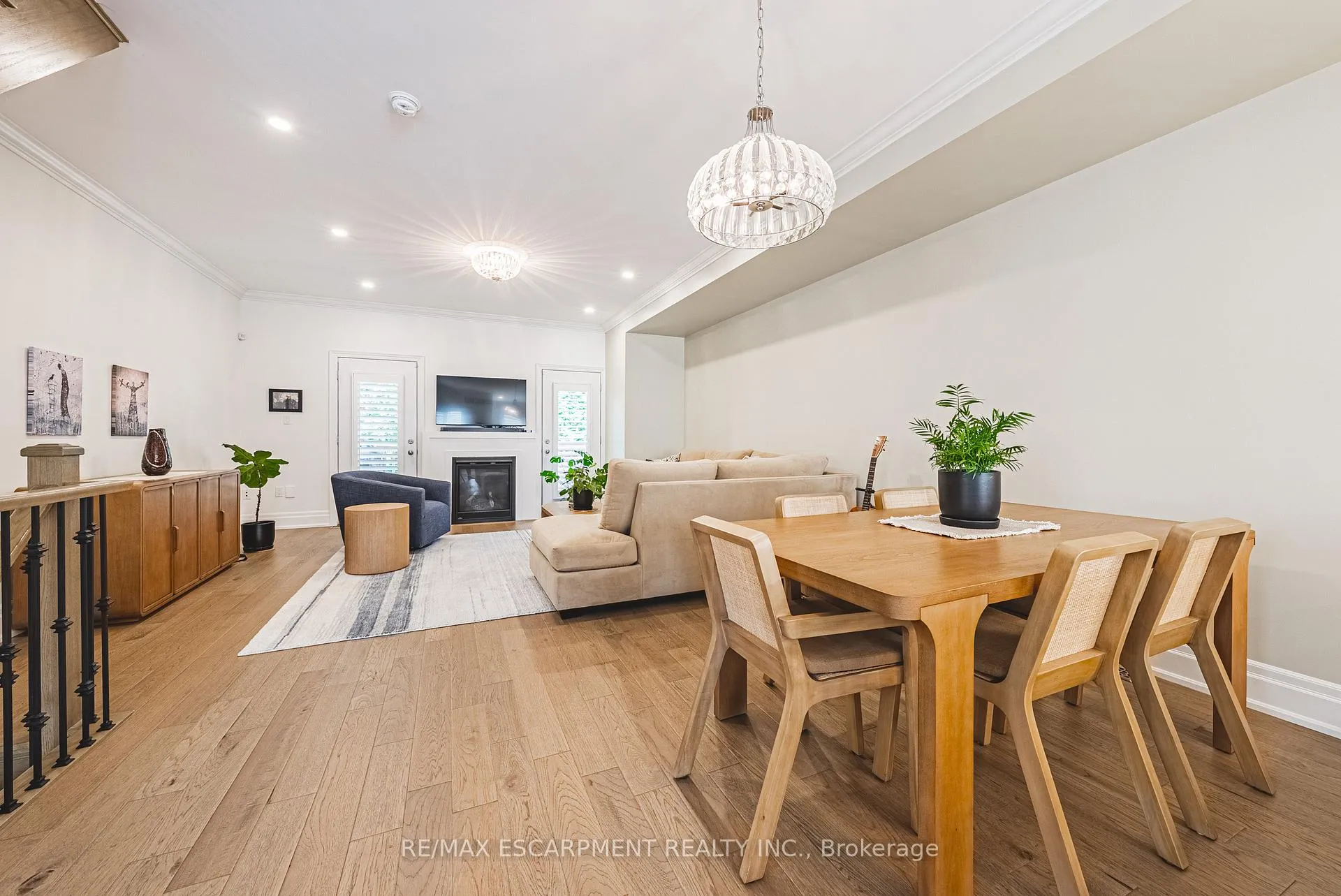 Photo 6 of Unit 6, 111 Wilson Street E, Hamilton, Ancaster — HOMEH