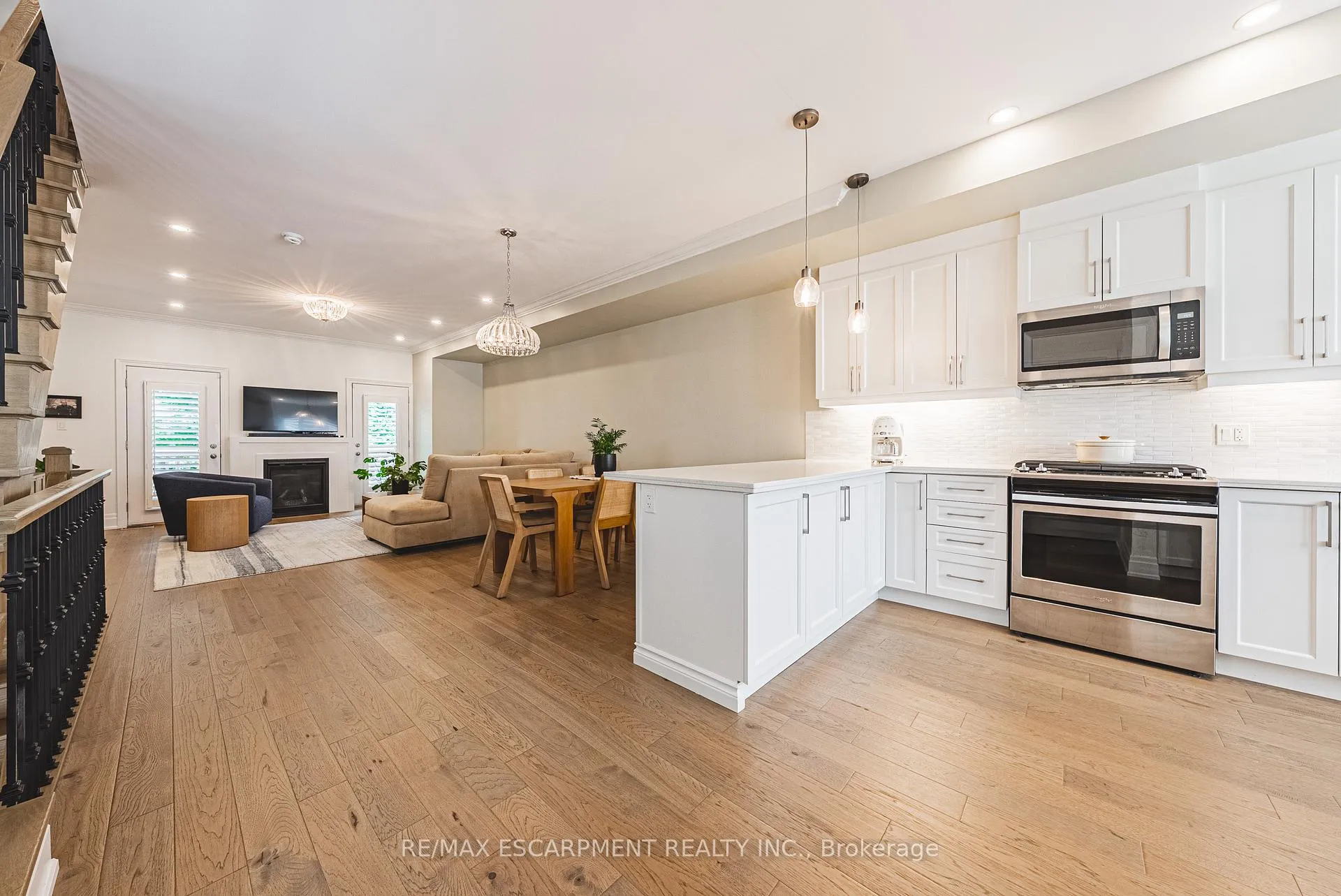 Photo 7 of Unit 6, 111 Wilson Street E, Hamilton, Ancaster — HOMEH