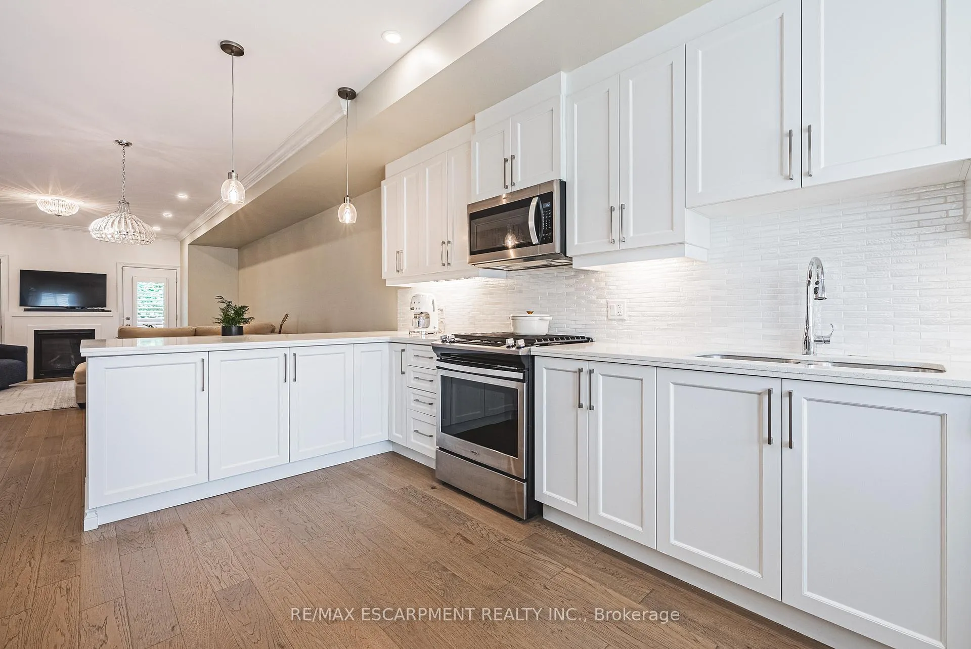 Photo 9 of Unit 6, 111 Wilson Street E, Hamilton, Ancaster — HOMEH
