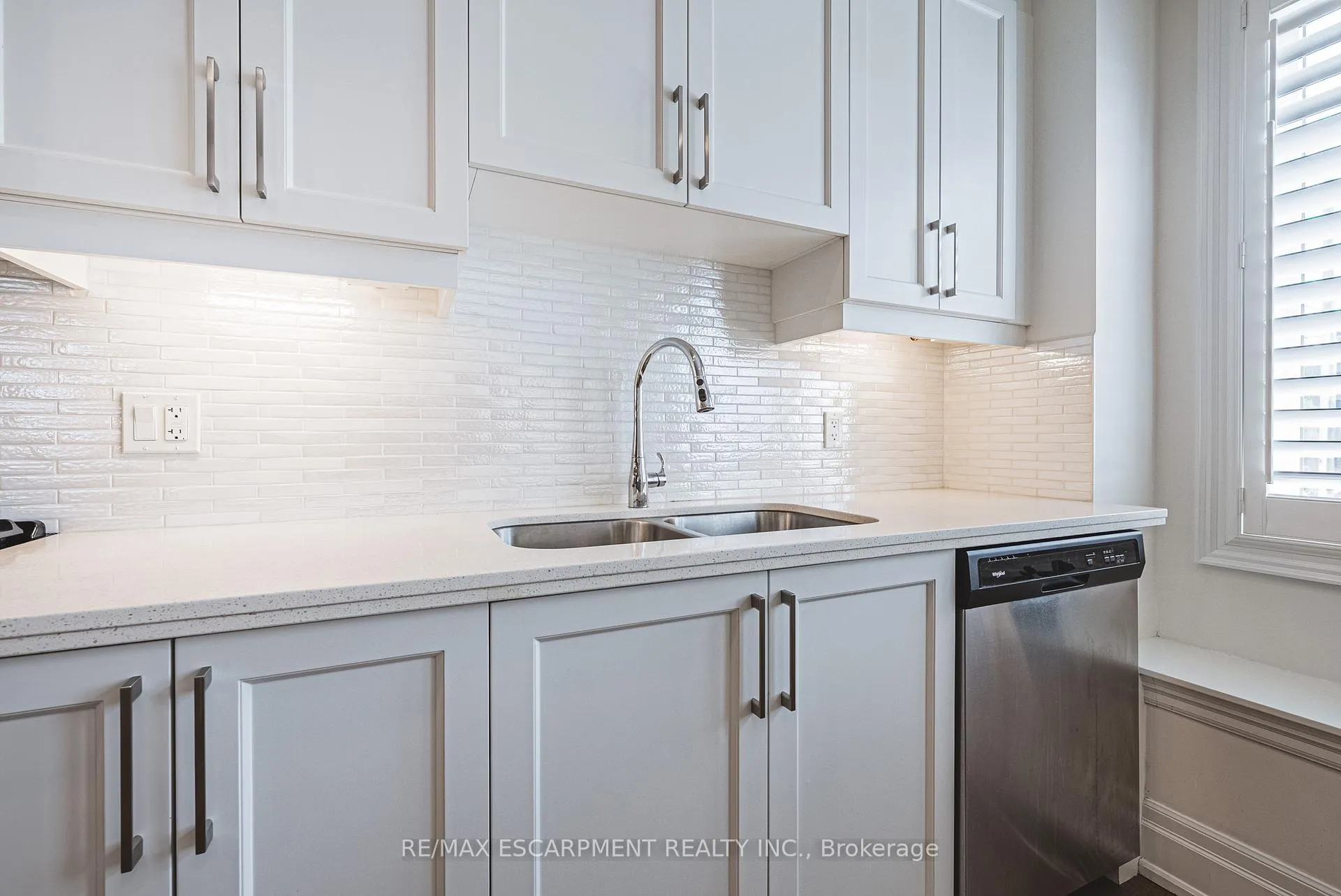 Photo 10 of Unit 6, 111 Wilson Street E, Hamilton, Ancaster — HOMEH