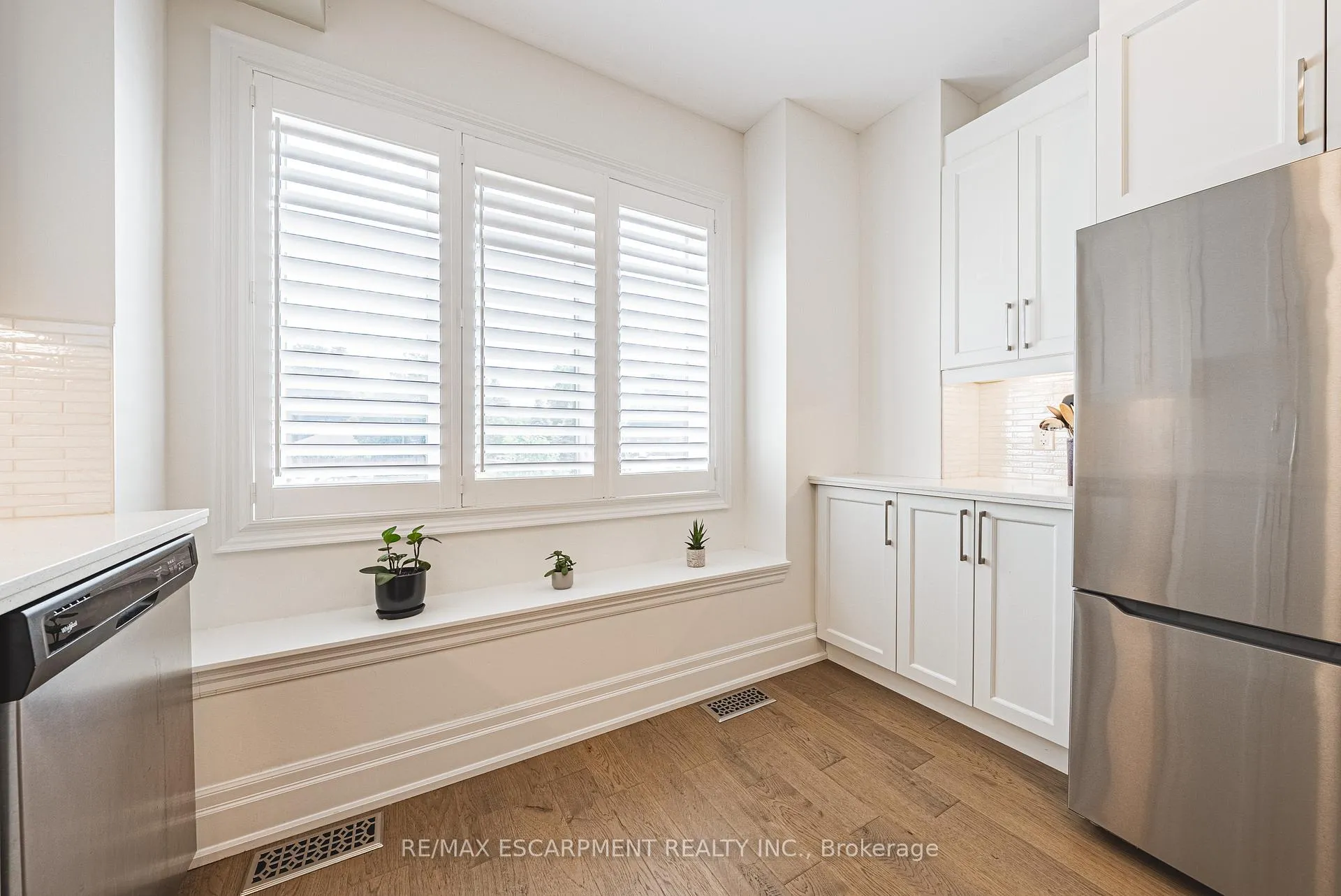 Photo 11 of Unit 6, 111 Wilson Street E, Hamilton, Ancaster — HOMEH