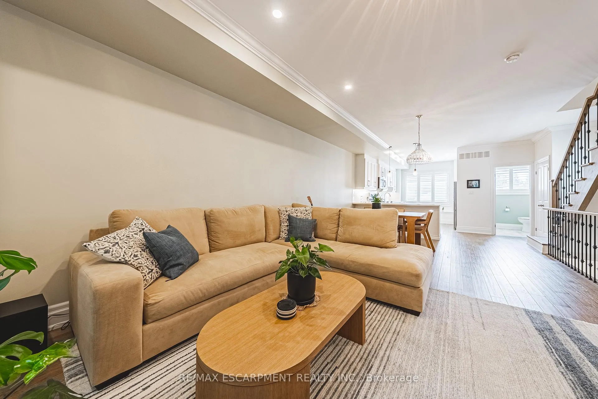 Photo 15 of Unit 6, 111 Wilson Street E, Hamilton, Ancaster — HOMEH