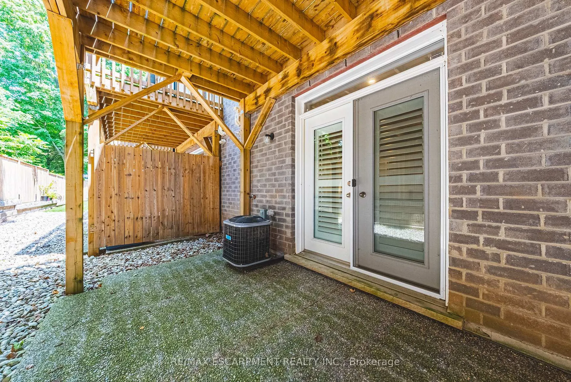 Photo 32 of Unit 6, 111 Wilson Street E, Hamilton, Ancaster — HOMEH