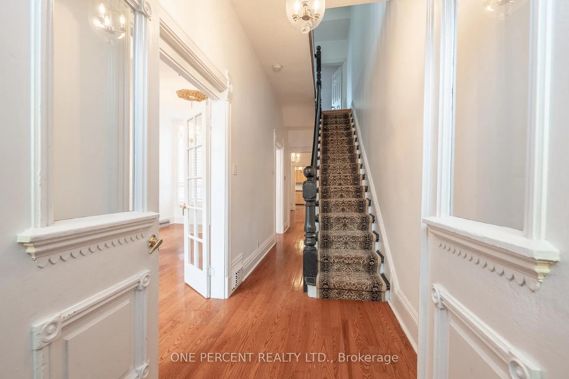 Photo 3 of 198 Bay Street N, Hamilton, Central — HOMEH