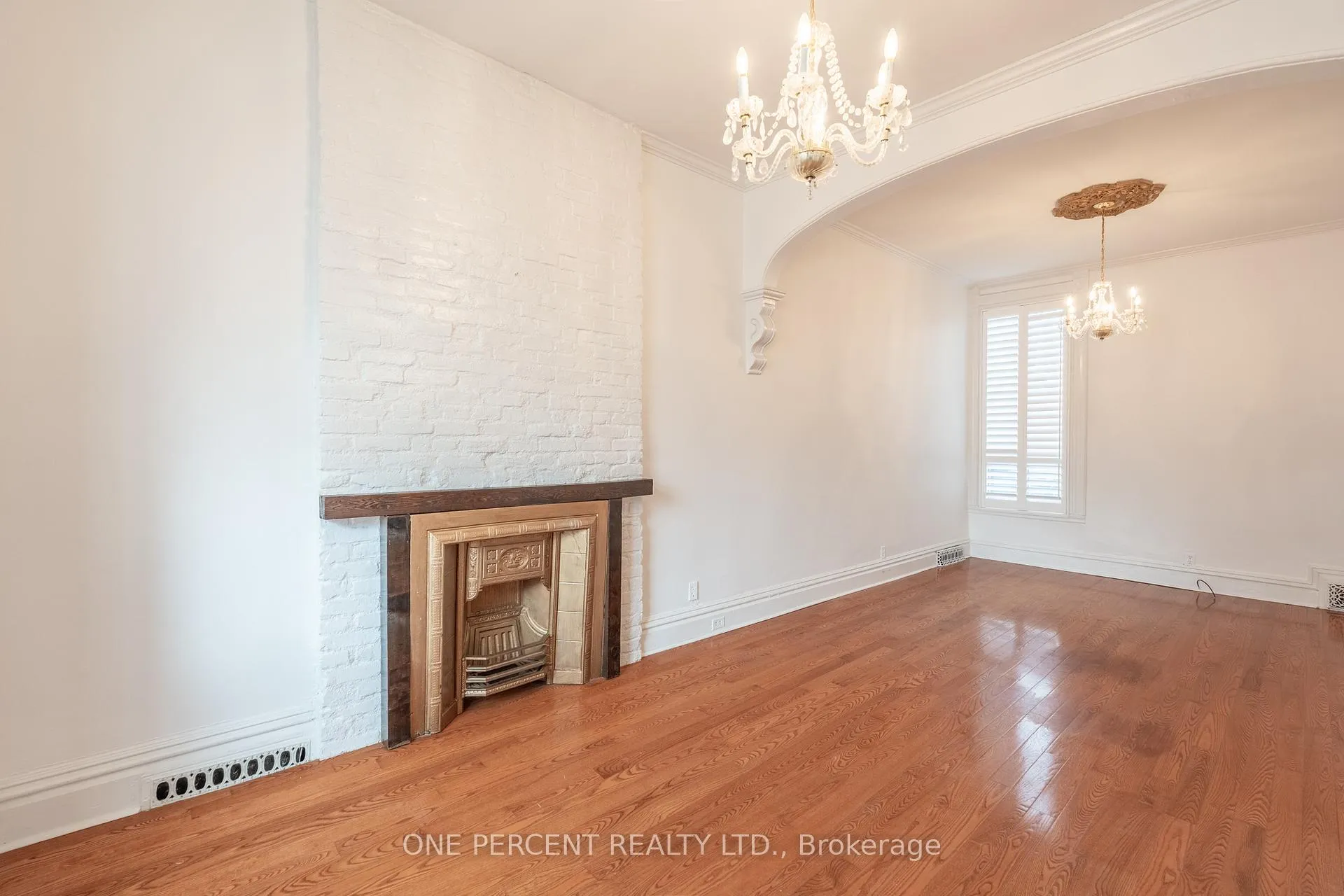 Photo 7 of 198 Bay Street N, Hamilton, Central — HOMEH