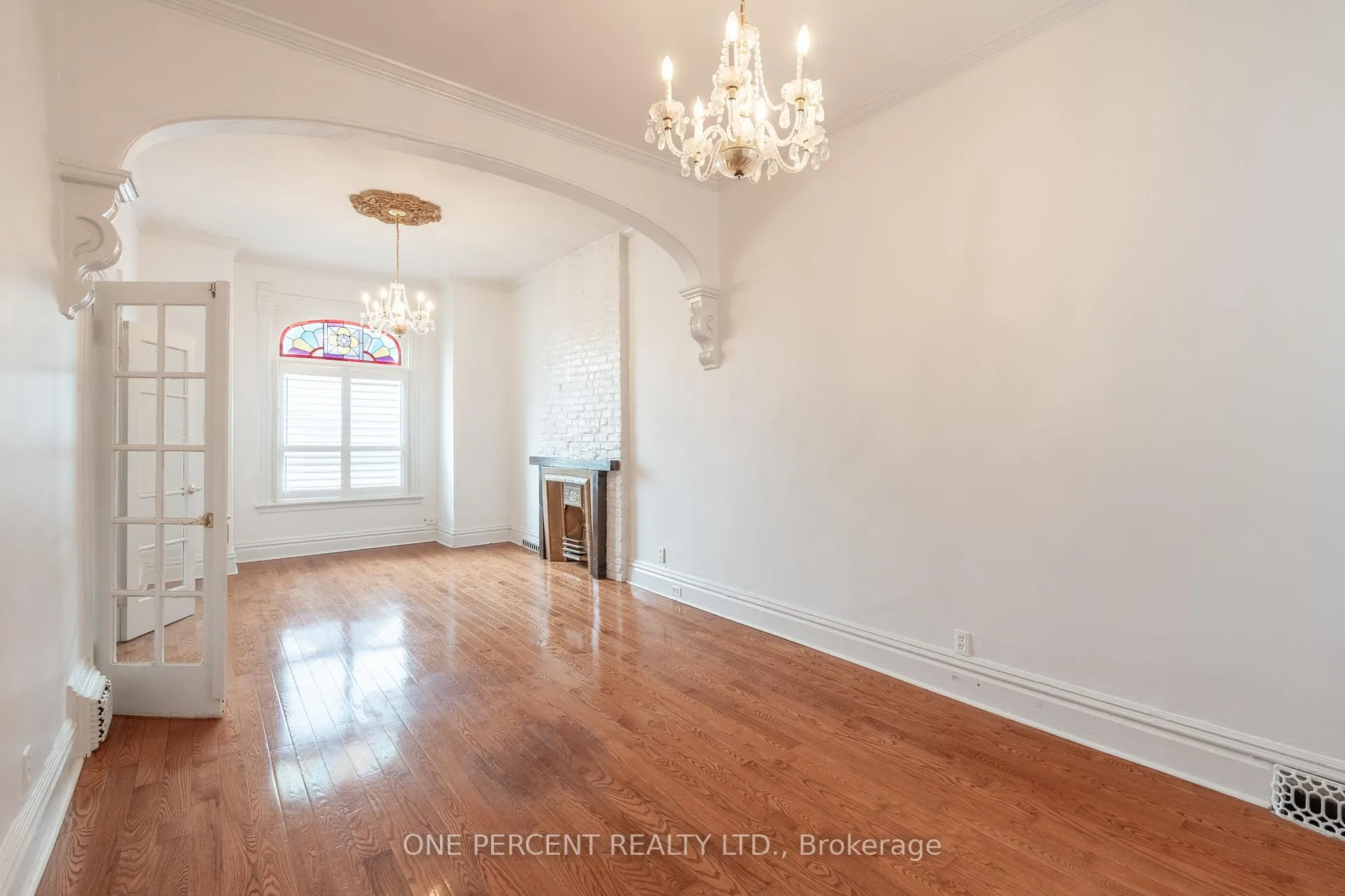 Photo 9 of 198 Bay Street N, Hamilton, Central — HOMEH