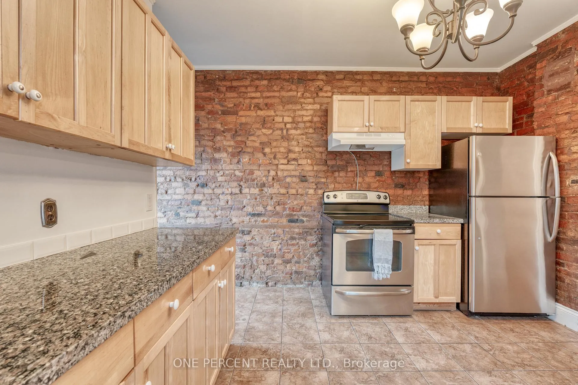 Photo 16 of 198 Bay Street N, Hamilton, Central — HOMEH