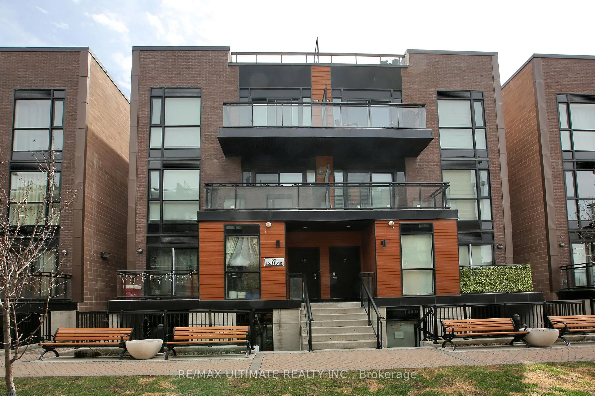 Photo 1 of Unit E403, 52 Coles Avenue, Vaughan, Vaughan Grove — HOMEH