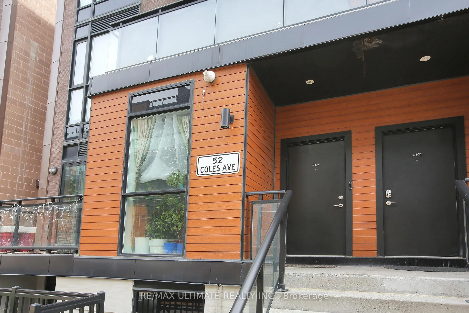 Photo 2 of Unit E403, 52 Coles Avenue, Vaughan, Vaughan Grove — HOMEH