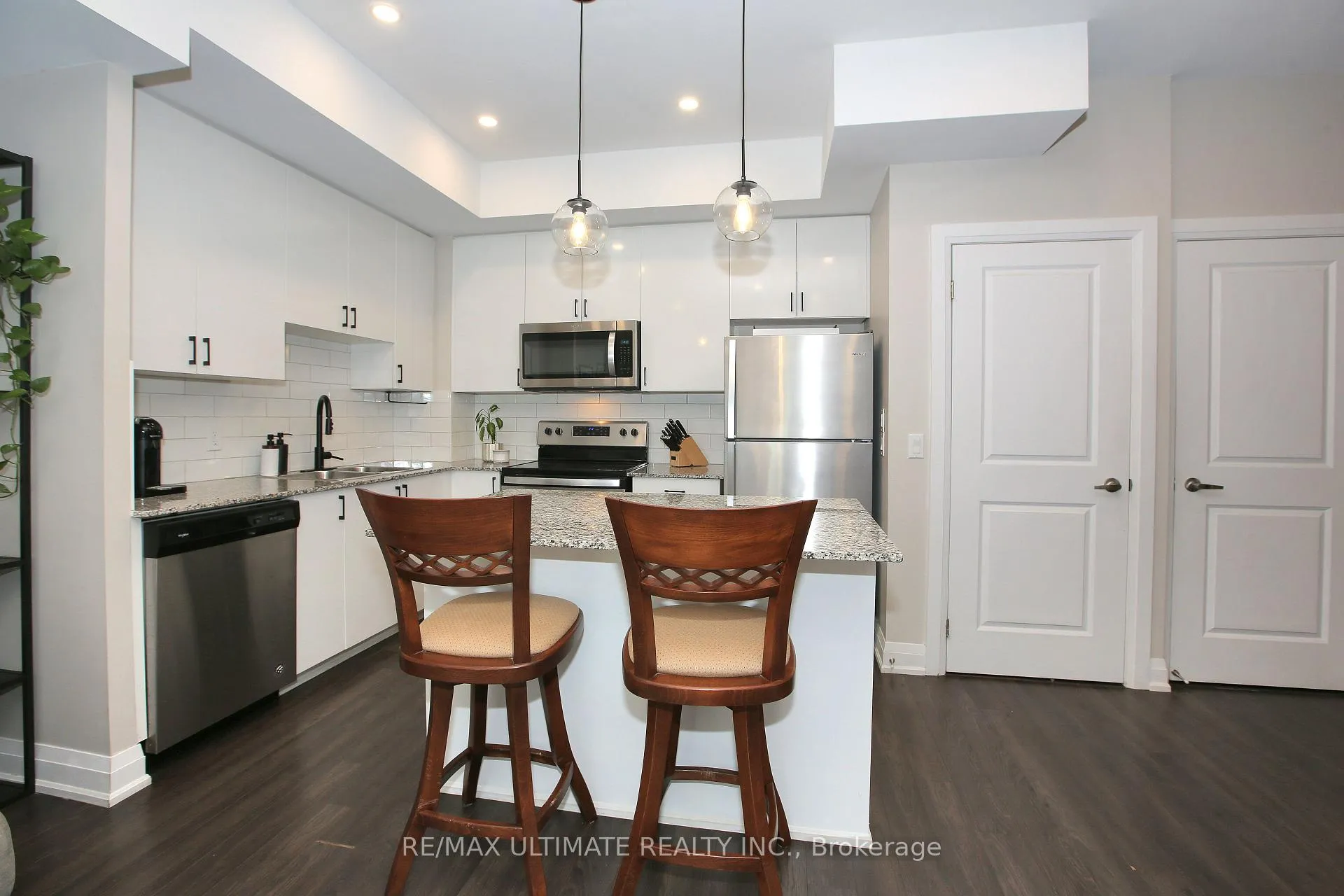 Photo 3 of Unit E403, 52 Coles Avenue, Vaughan, Vaughan Grove — HOMEH