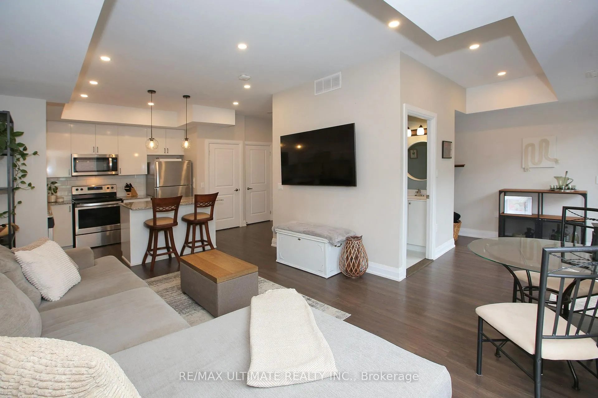 Photo 5 of Unit E403, 52 Coles Avenue, Vaughan, Vaughan Grove — HOMEH