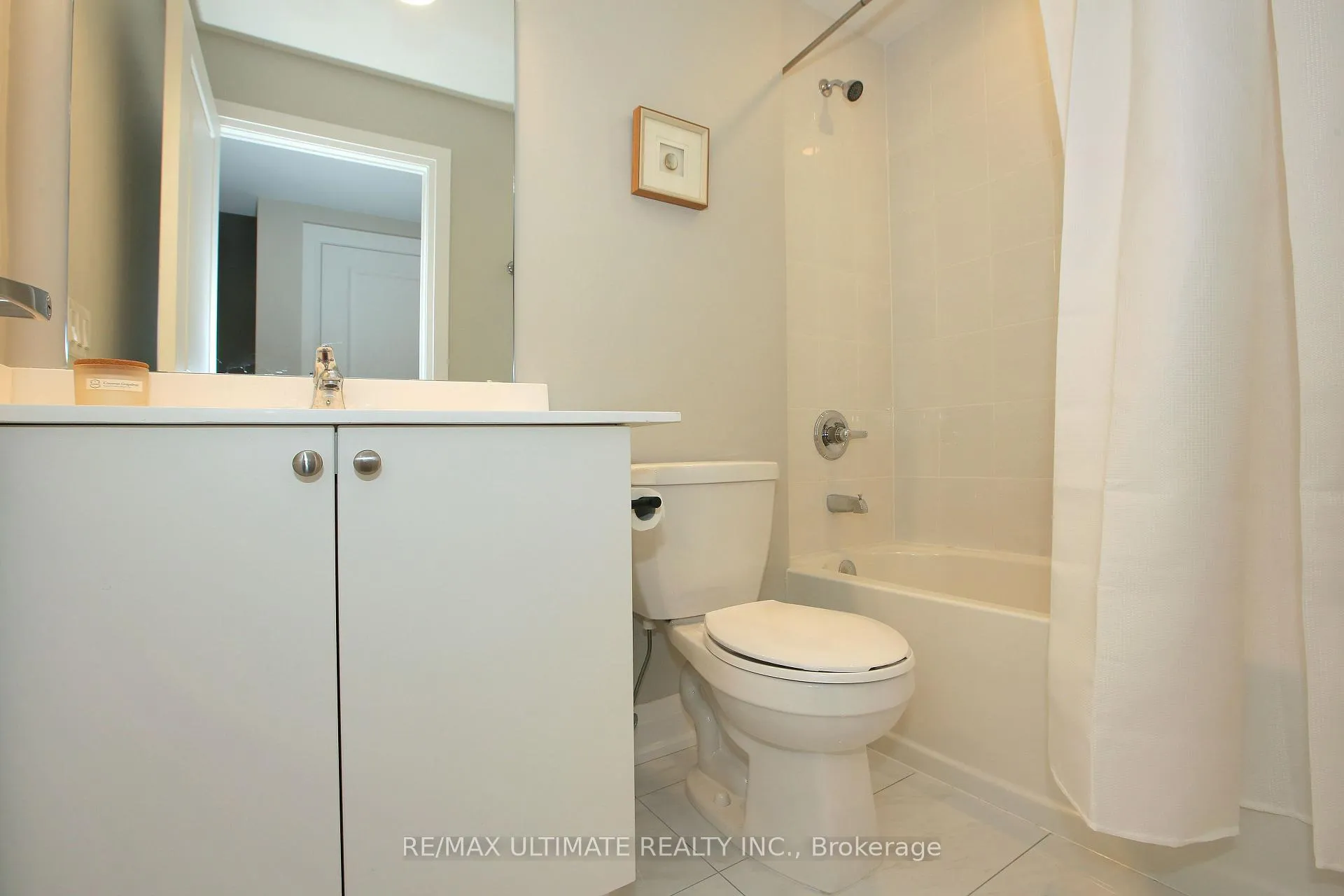 Photo 17 of Unit E403, 52 Coles Avenue, Vaughan, Vaughan Grove — HOMEH