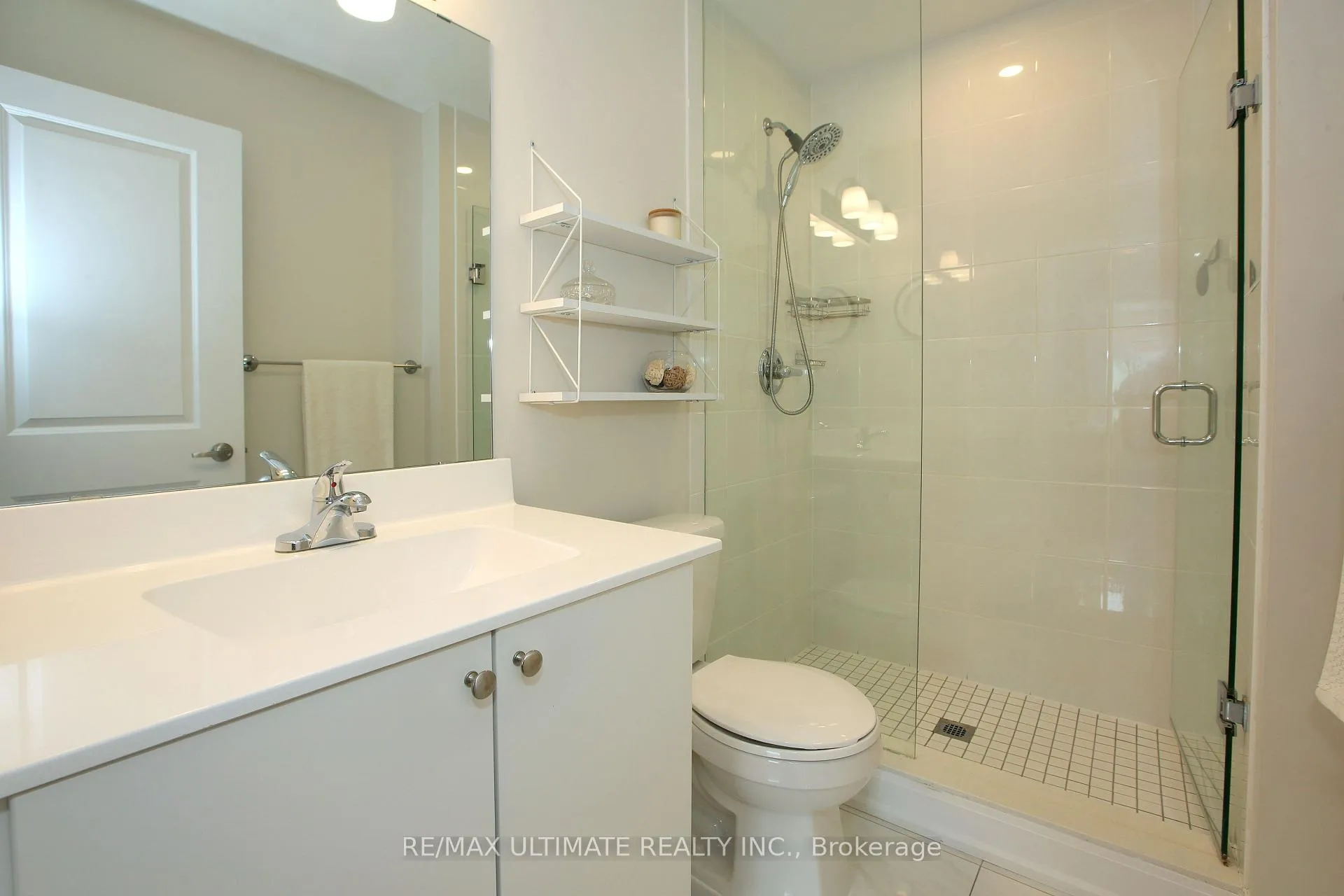 Photo 22 of Unit E403, 52 Coles Avenue, Vaughan, Vaughan Grove — HOMEH