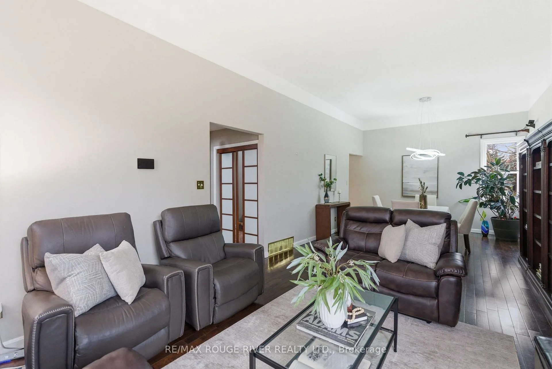 Photo 5 of 209 Darcy Street, Oshawa, Centennial — HOMEH