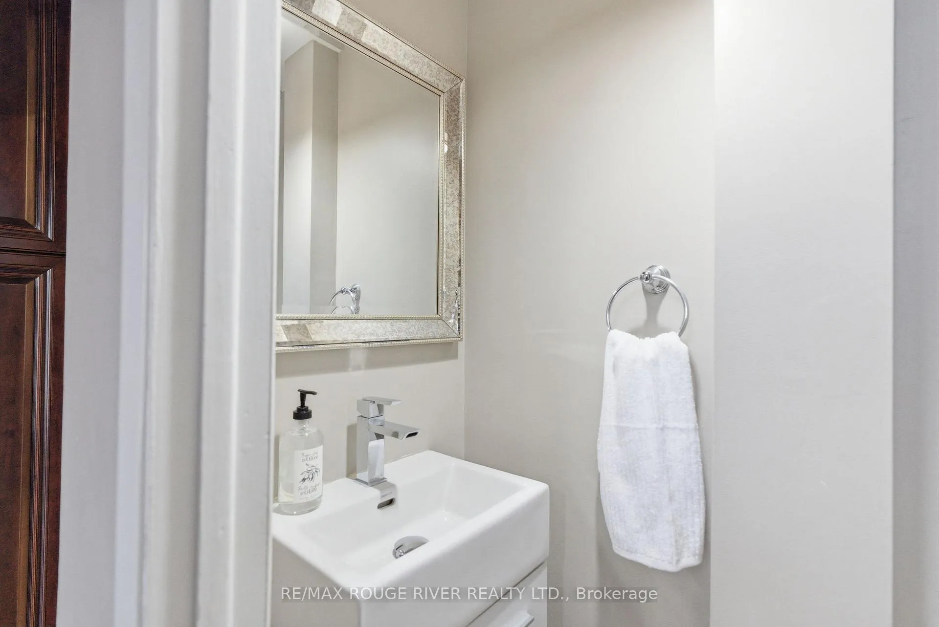Photo 7 of 209 Darcy Street, Oshawa, Centennial — HOMEH