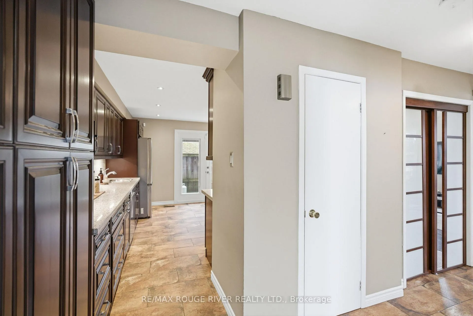 Photo 10 of 209 Darcy Street, Oshawa, Centennial — HOMEH