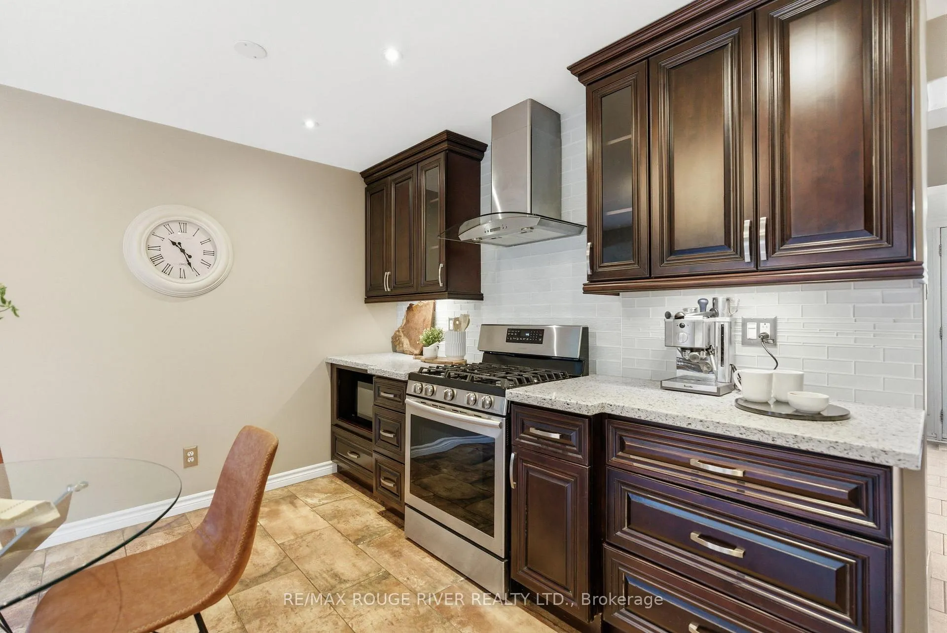 Photo 16 of 209 Darcy Street, Oshawa, Centennial — HOMEH