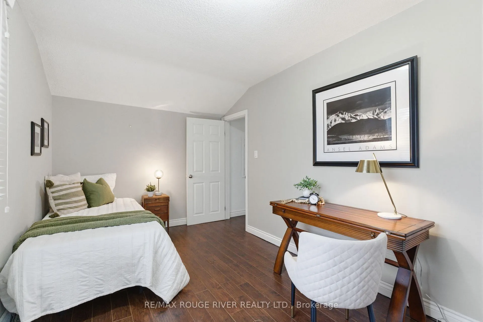 Photo 26 of 209 Darcy Street, Oshawa, Centennial — HOMEH