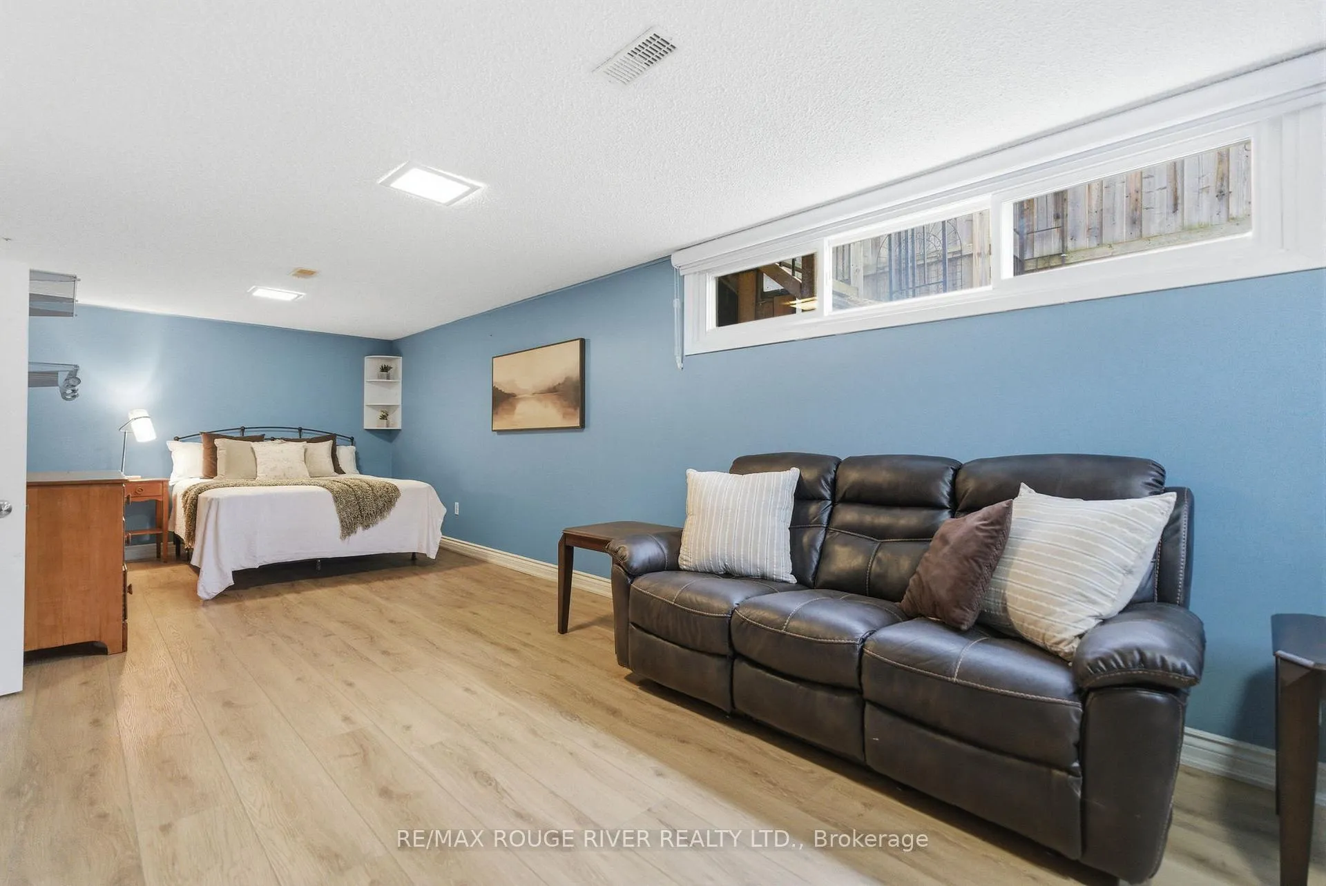 Photo 34 of 209 Darcy Street, Oshawa, Centennial — HOMEH
