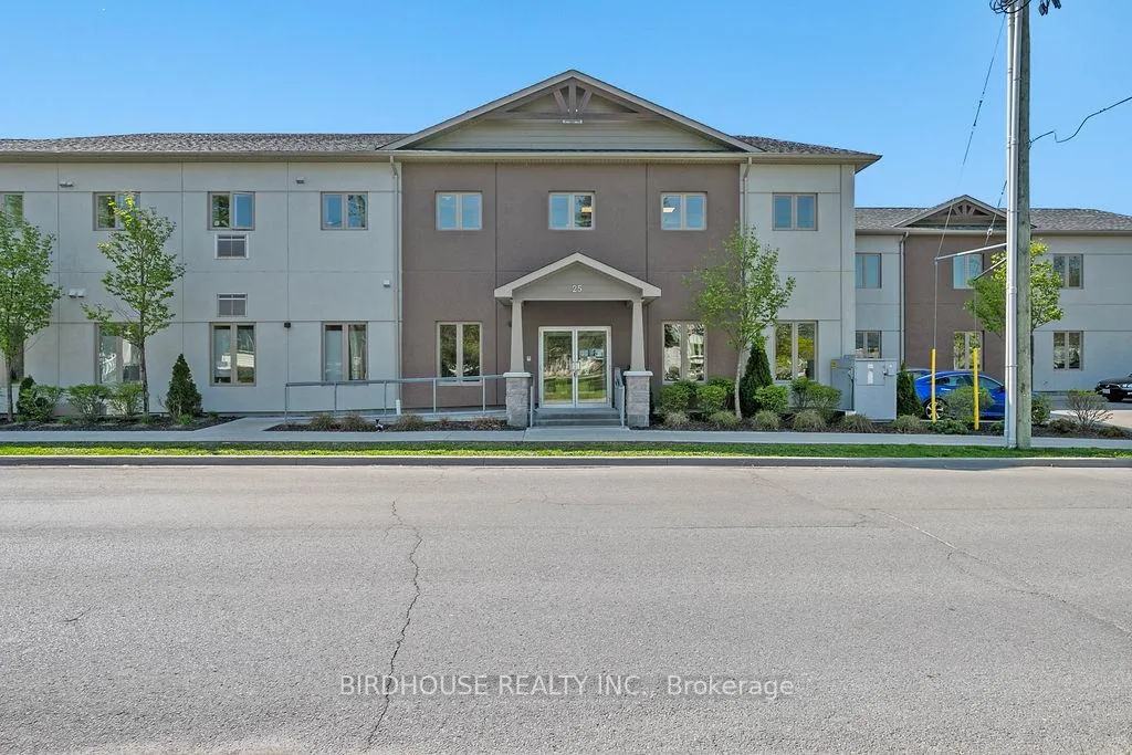 Front of Unit 301, 25 King Street