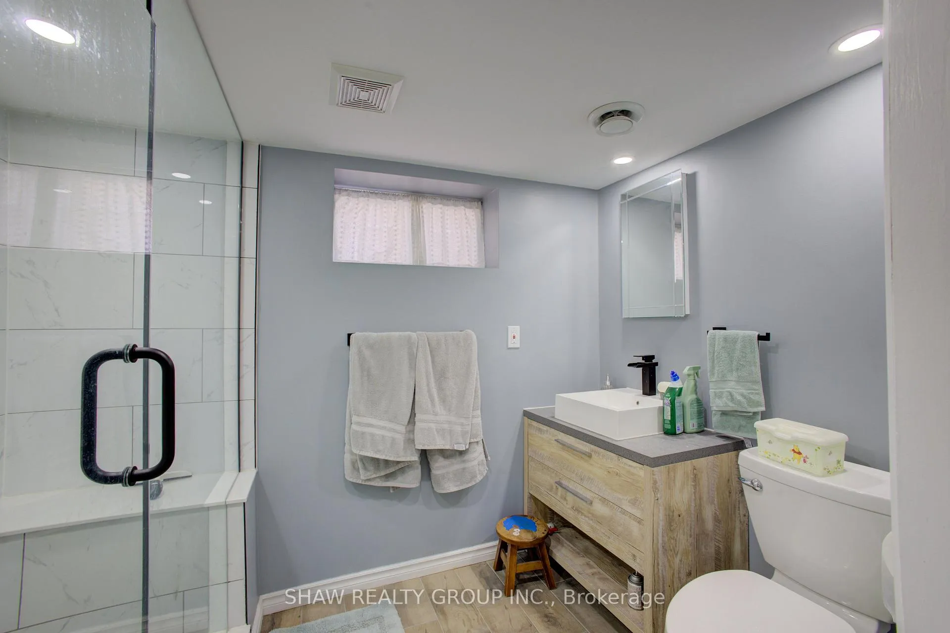 Photo 2 of 34 Barons Avenue S, Hamilton, Bartonville — HOMEH
