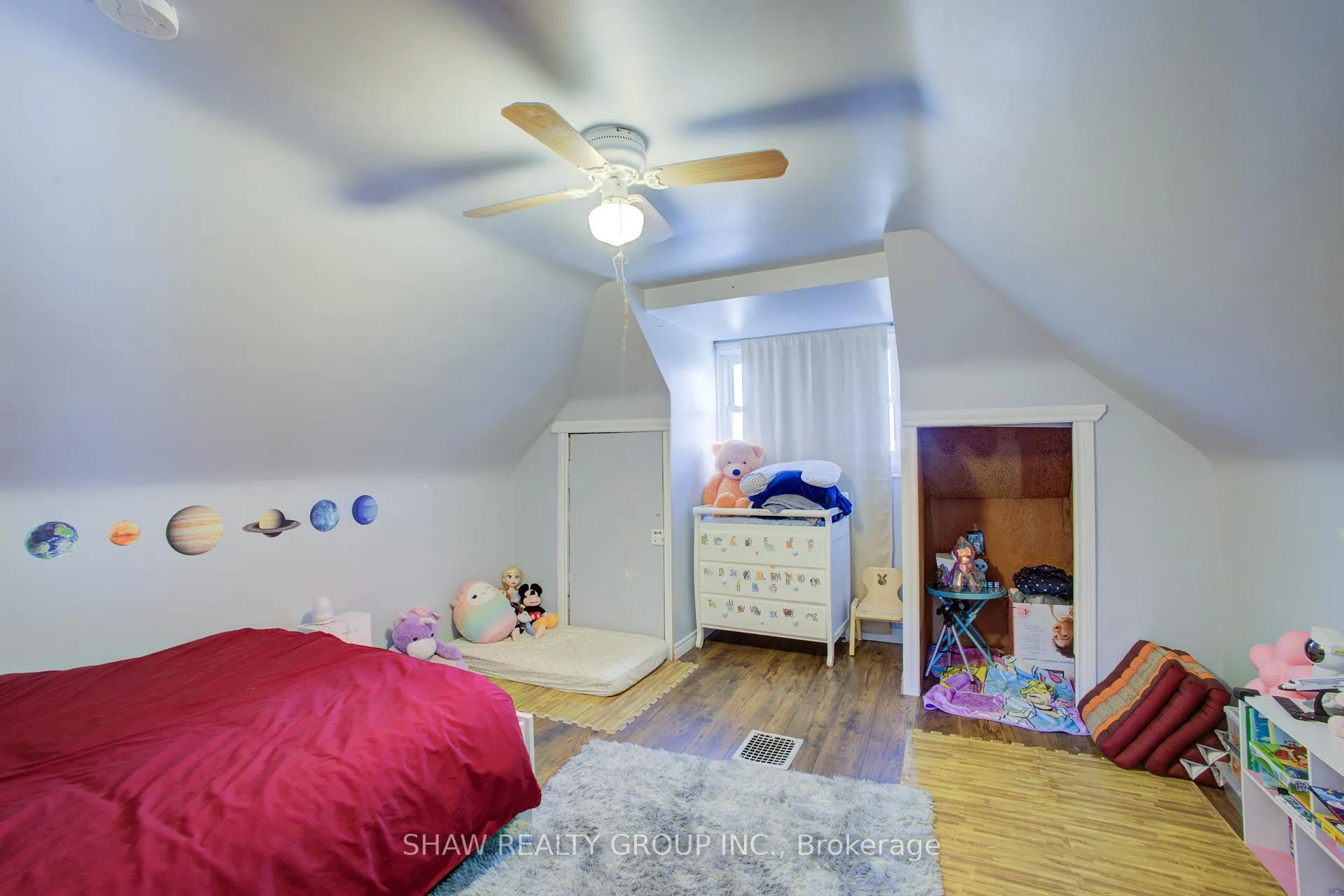 Photo 21 of 34 Barons Avenue S, Hamilton, Bartonville — HOMEH