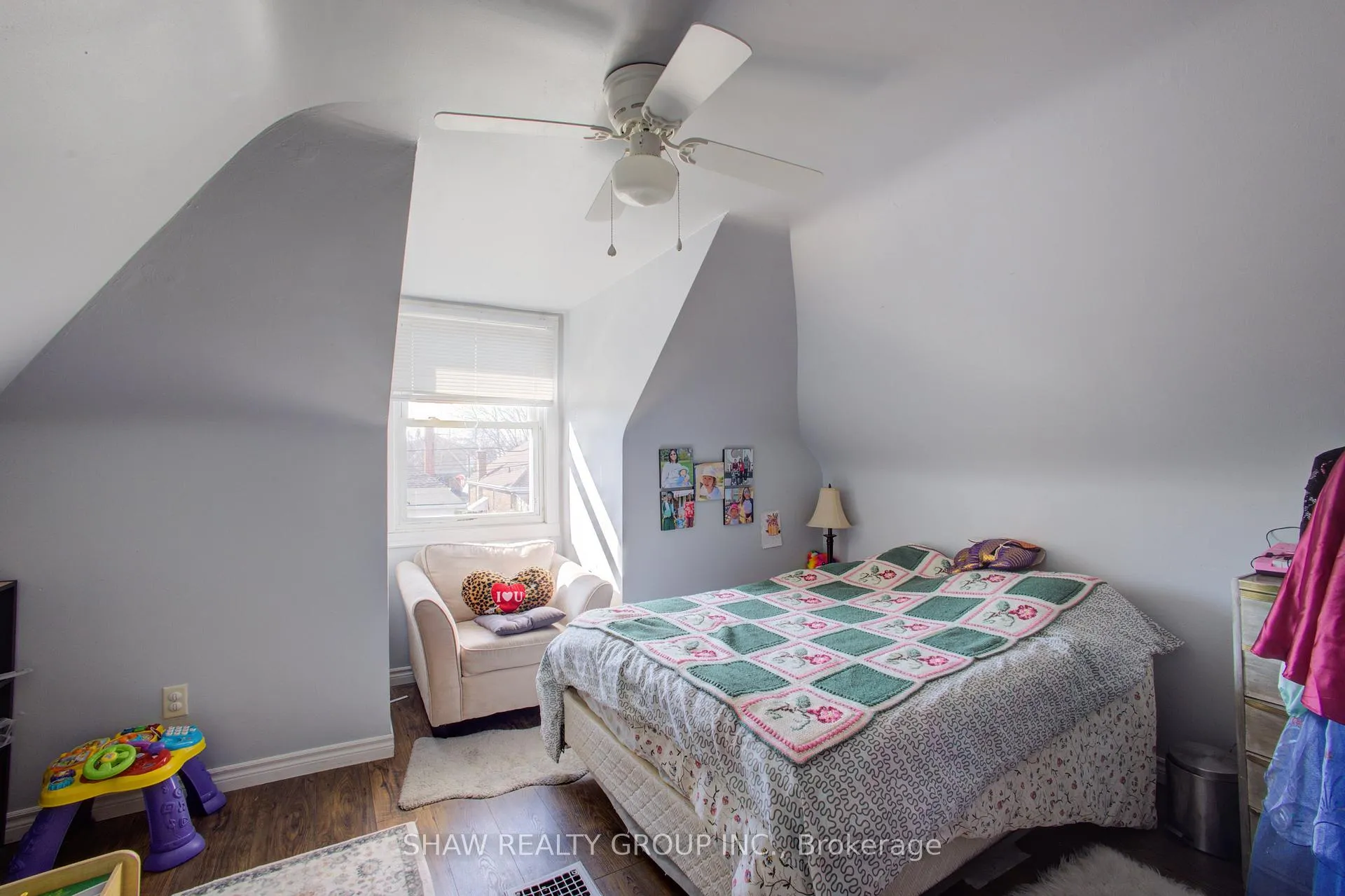 Photo 22 of 34 Barons Avenue S, Hamilton, Bartonville — HOMEH