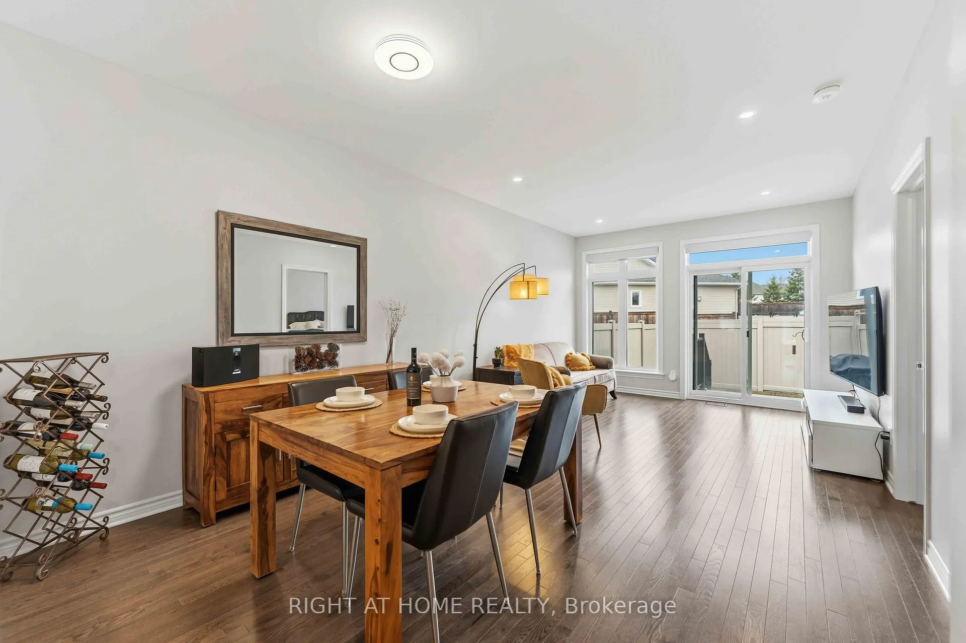 Photo 8 of 14 Kayenta Street, Ottawa, Remainder of Stittsville & Area — HOMEH