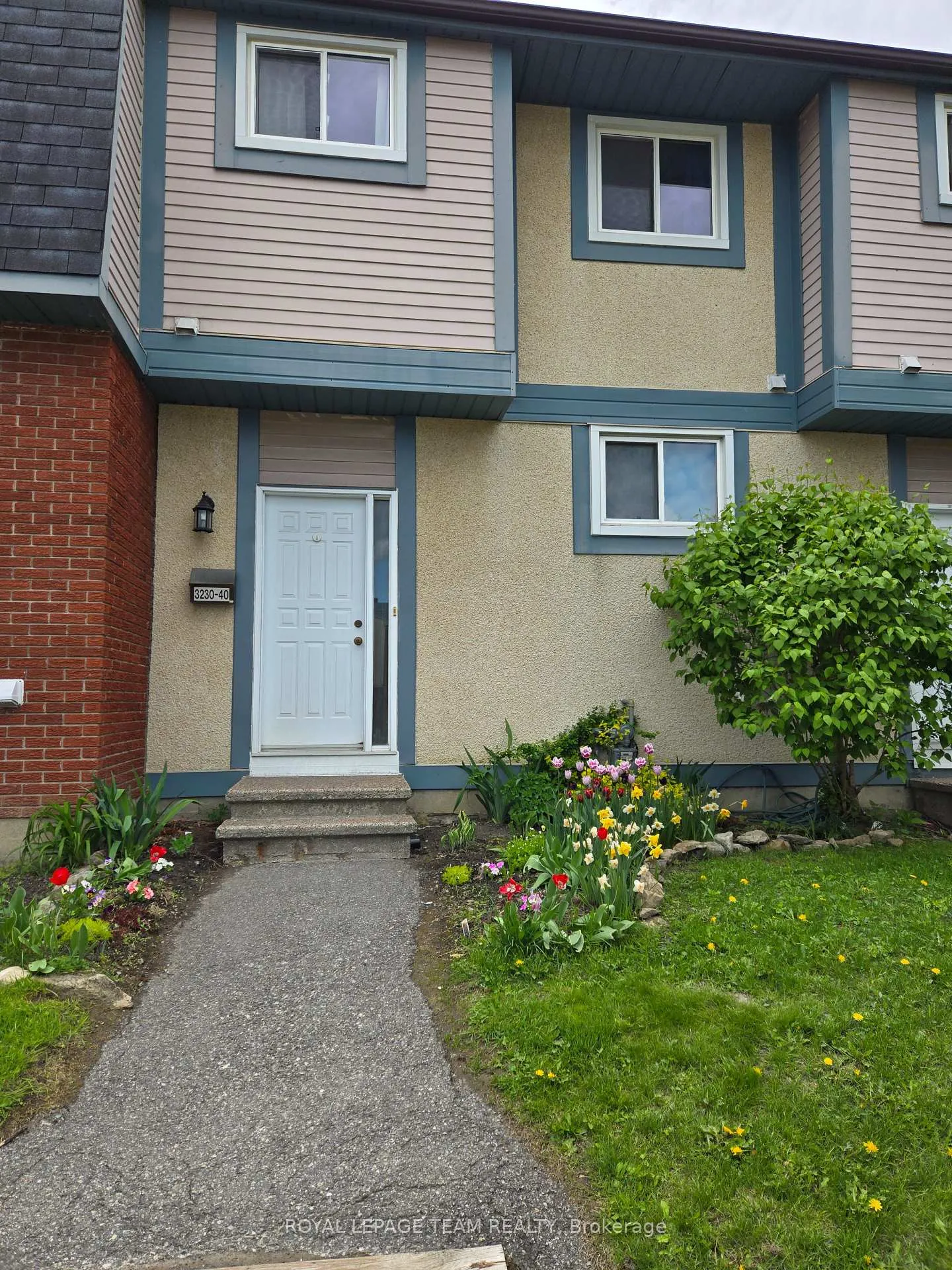 Photo 3 of Unit 40, 3230 Uplands Drive, Ottawa, Hunt Club — HOMEH