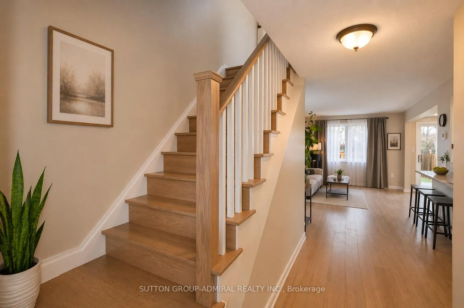Photo 3 of 133 Columbia Road, Barrie, Holly — HOMEH