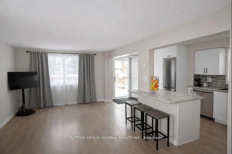 Photo 5 of 133 Columbia Road, Barrie, Holly — HOMEH