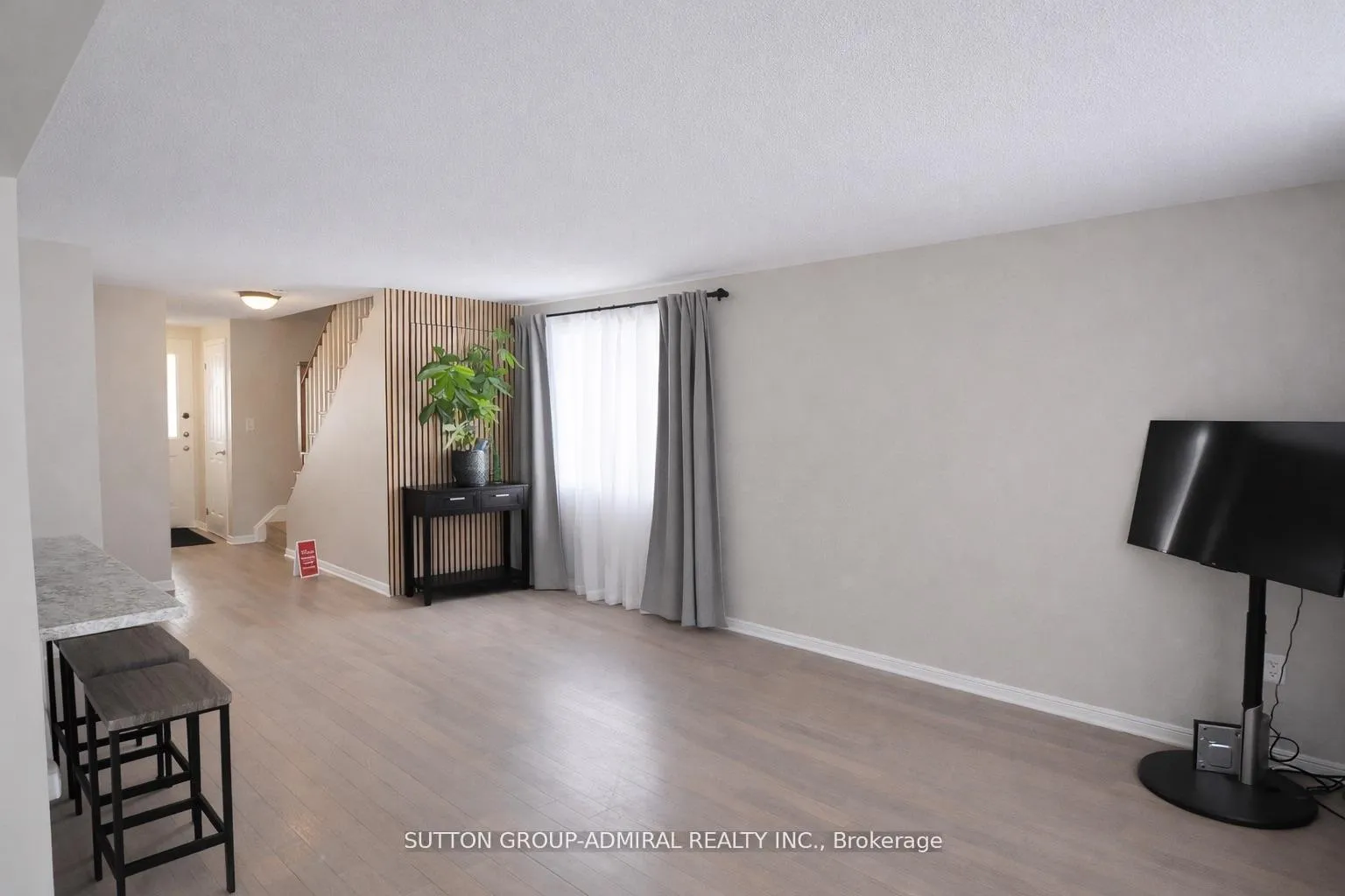 Photo 7 of 133 Columbia Road, Barrie, Holly — HOMEH