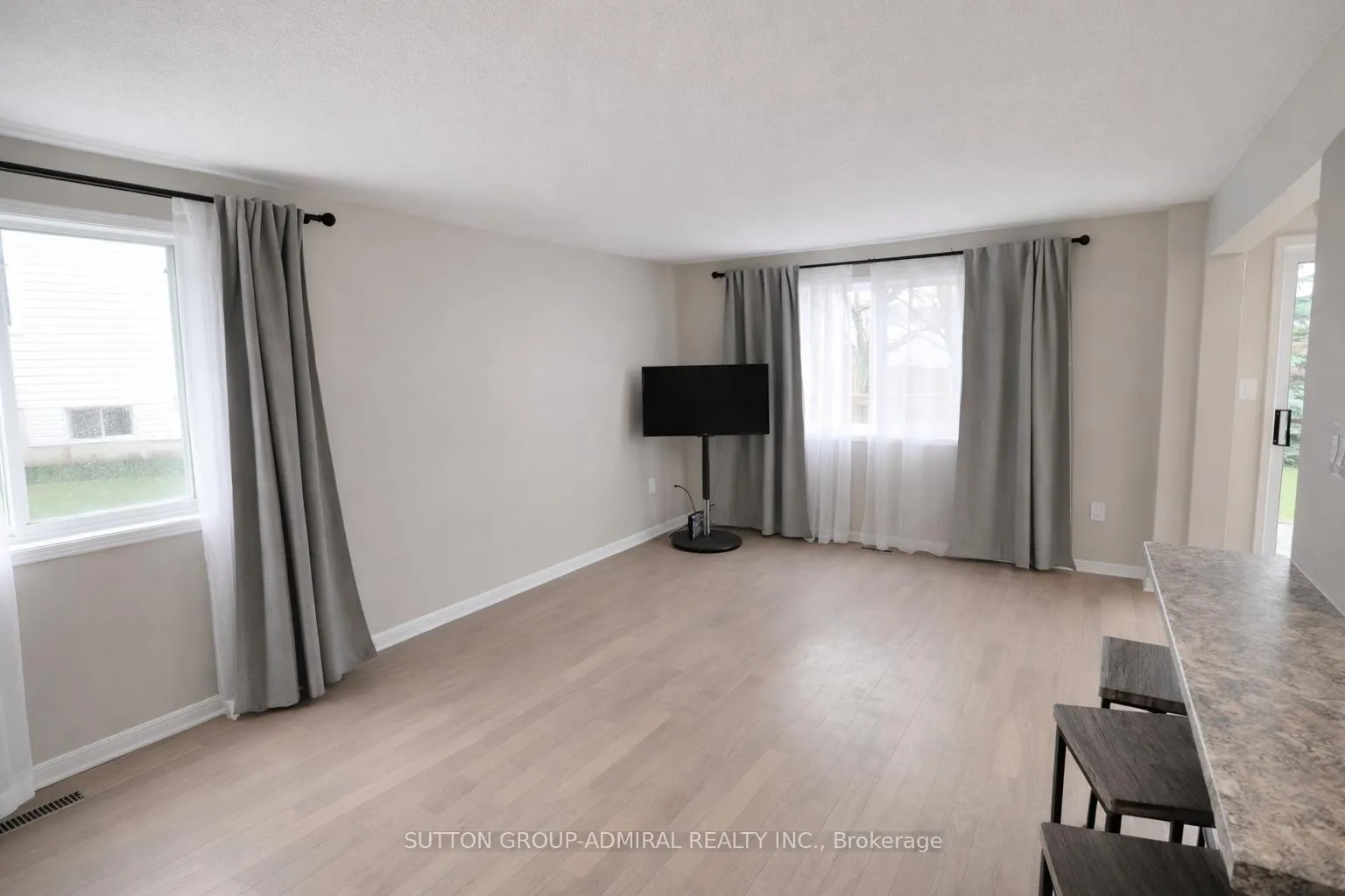 Photo 13 of 133 Columbia Road, Barrie, Holly — HOMEH