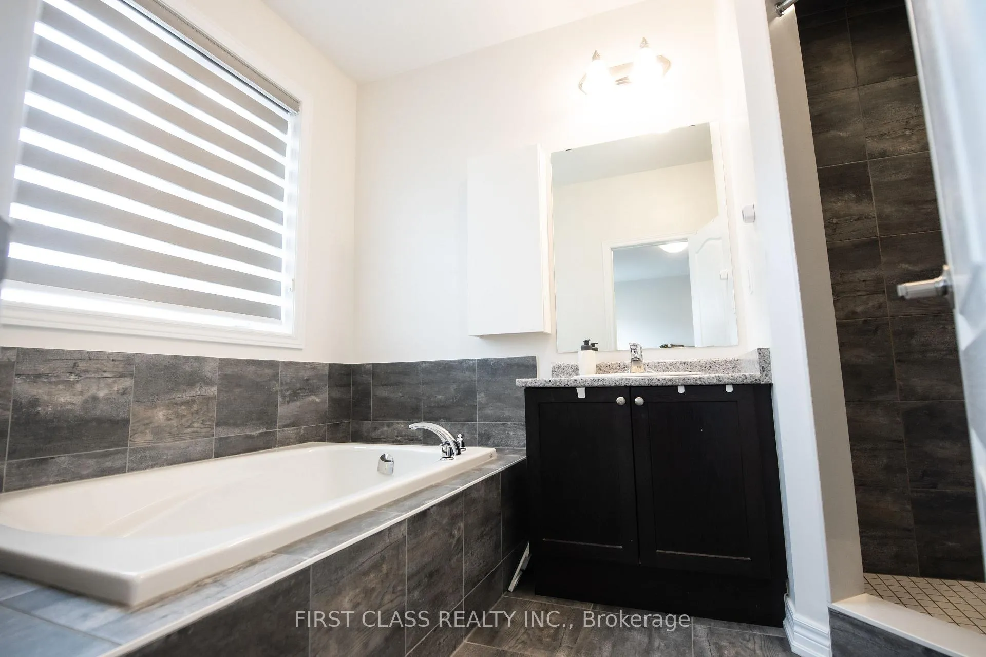 Photo 2 of 79 Decast Crescent, Markham, Box Grove — HOMEH