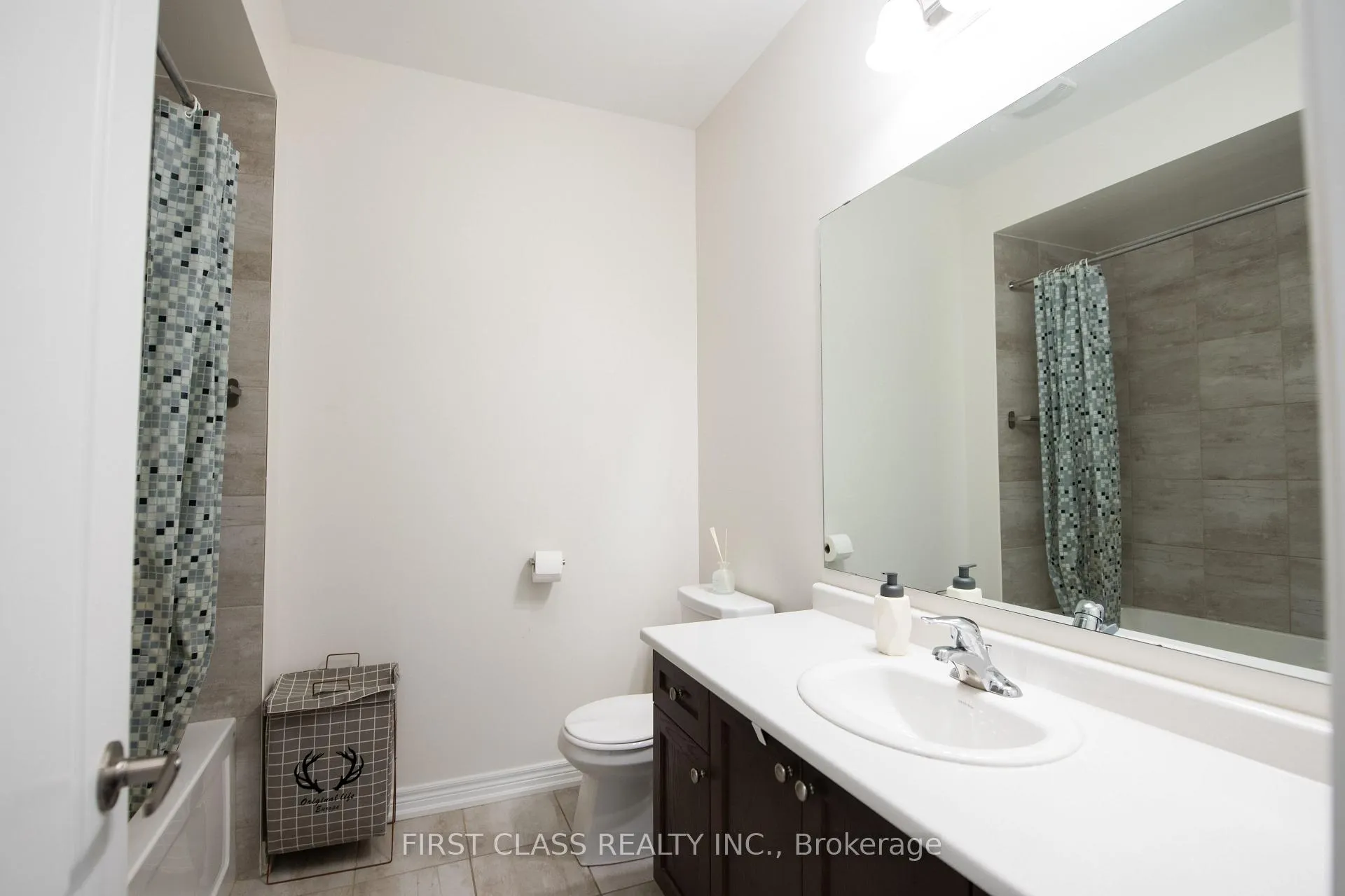 Photo 3 of 79 Decast Crescent, Markham, Box Grove — HOMEH