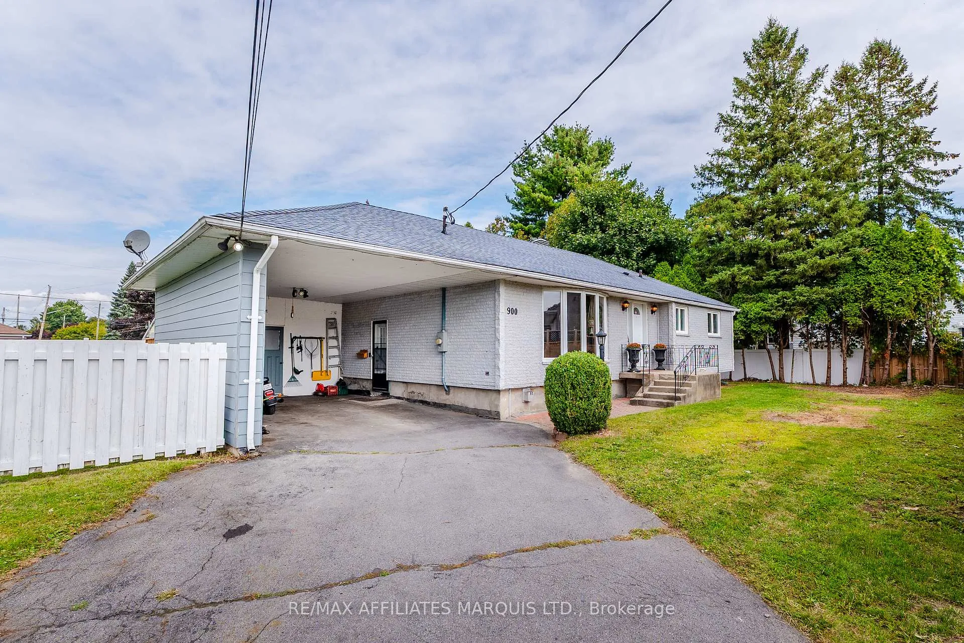 Photo 2 of 900 Osborne Avenue, Cornwall — HOMEH