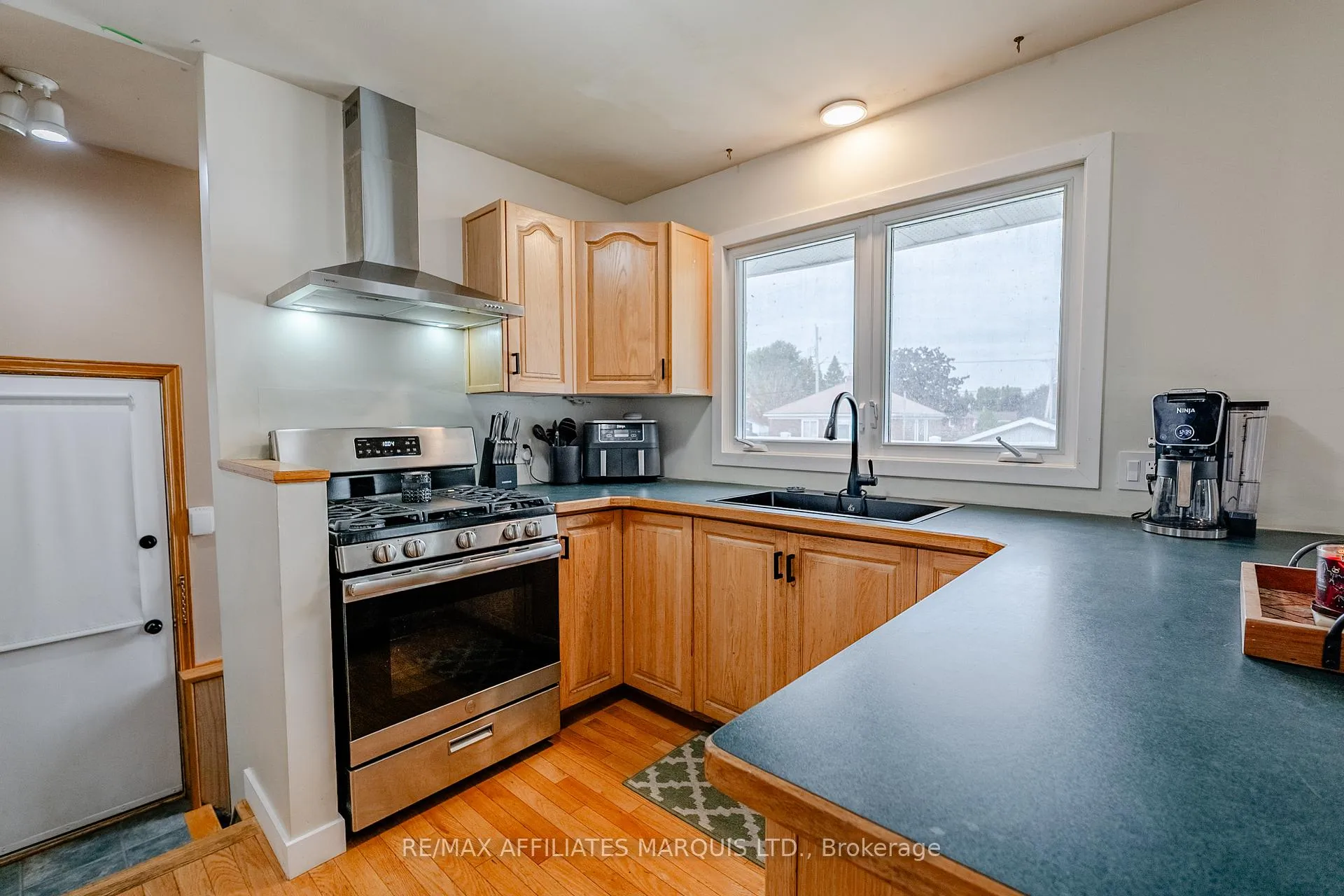 Photo 15 of 900 Osborne Avenue, Cornwall — HOMEH